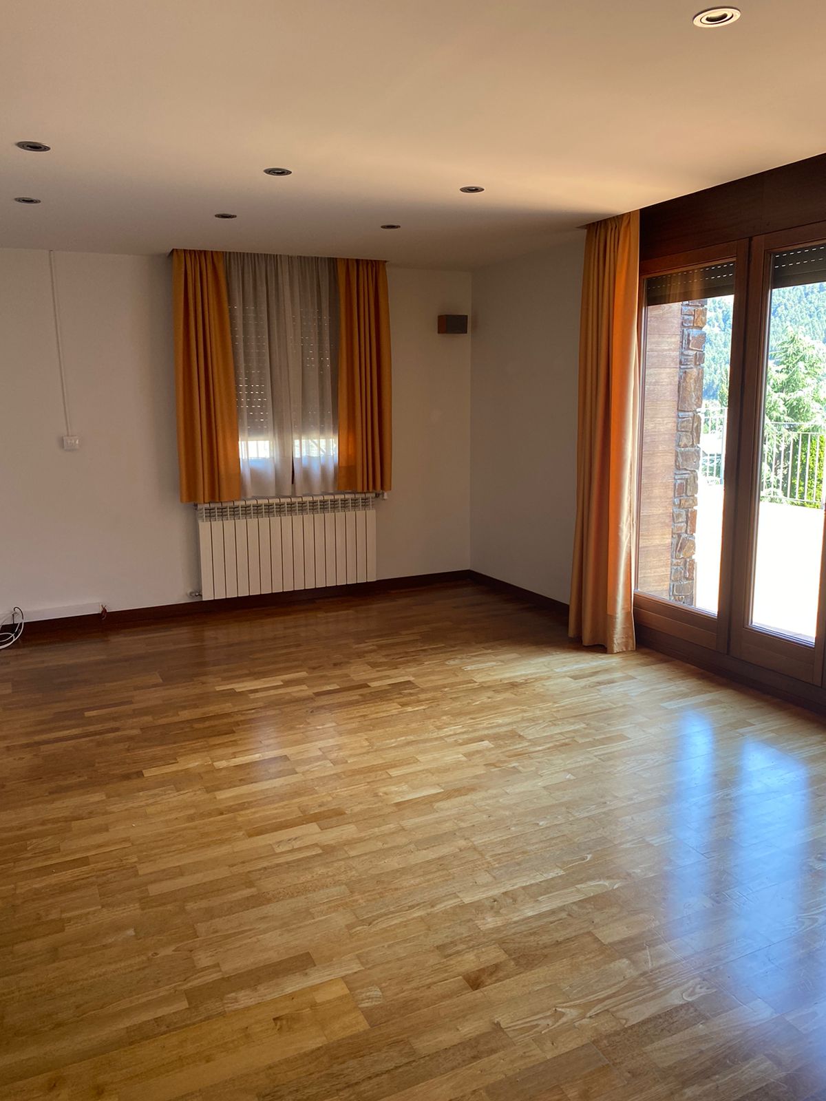 Chalet en venta en Escàs, 4 habitaciones, 635 metros