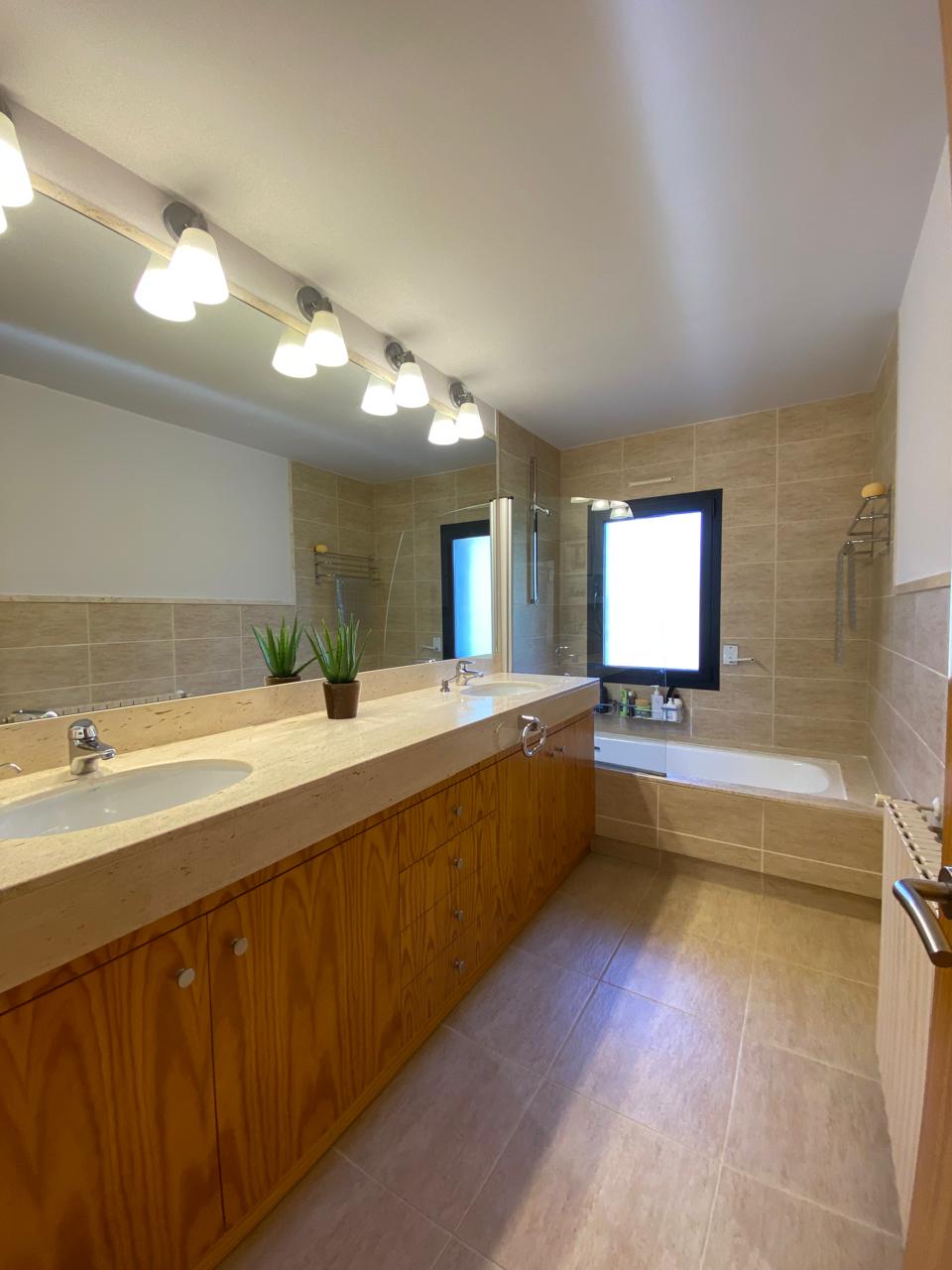 Chalet en venta en Ordino, 5 habitaciones, 340 metros