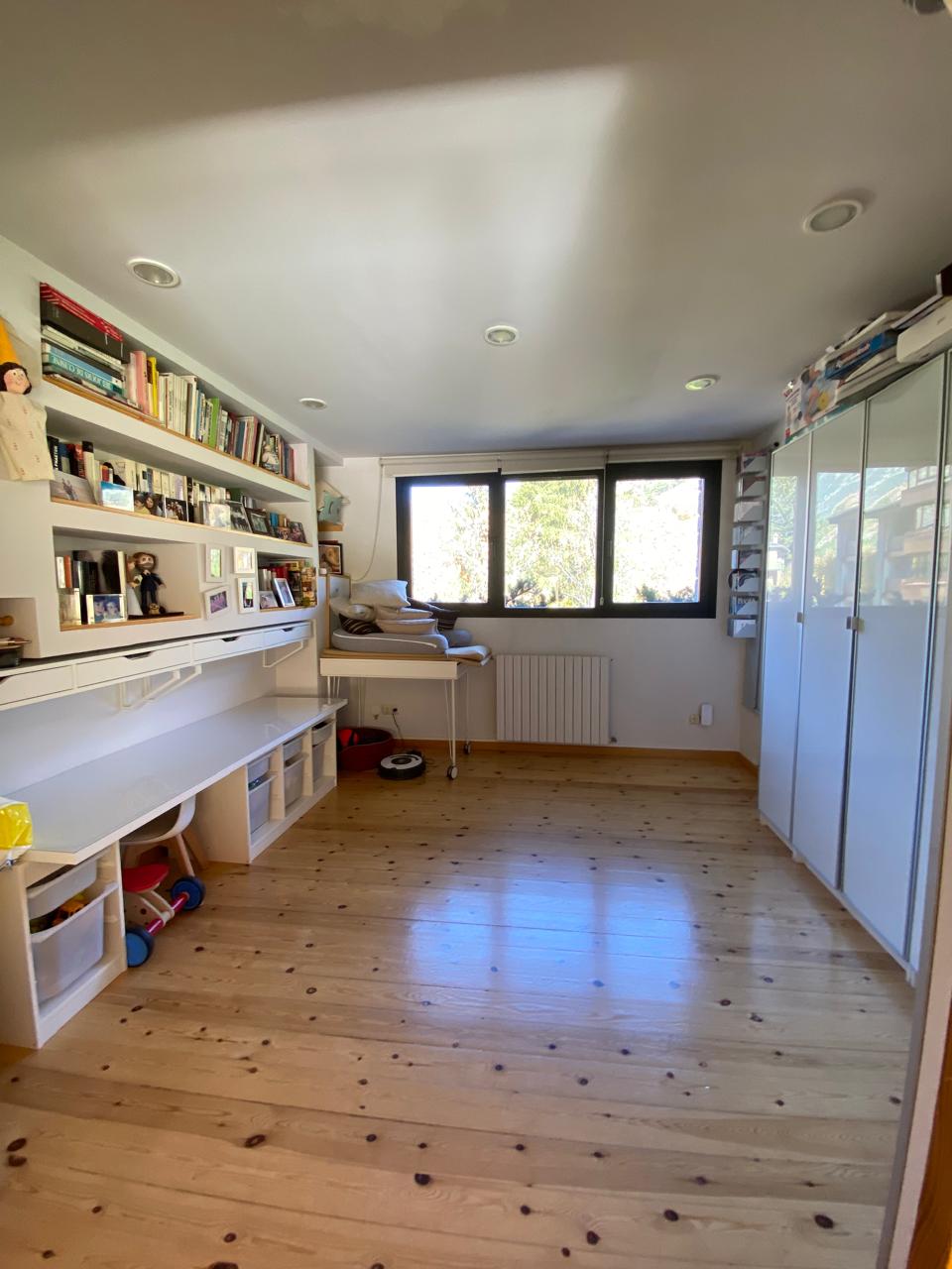 Chalet en venta en Ordino, 5 habitaciones, 340 metros