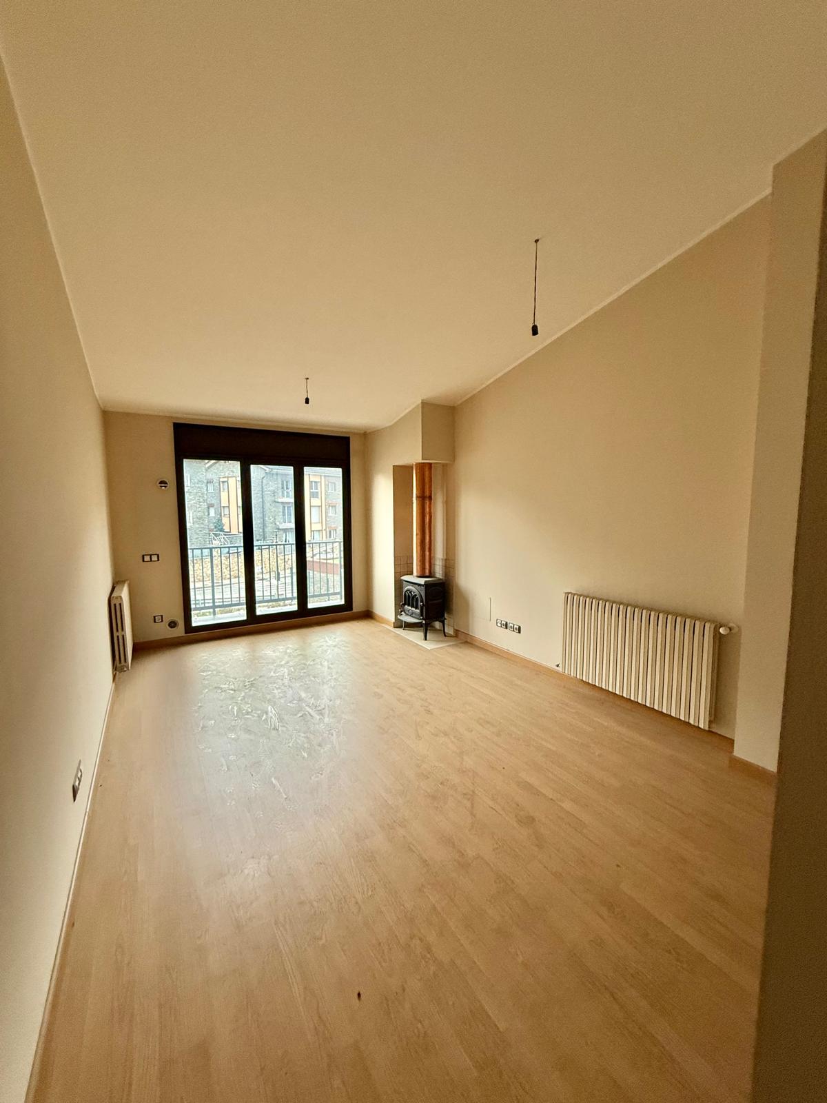 Ático de alquiler en Canillo, 2 habitaciones, 80 metros