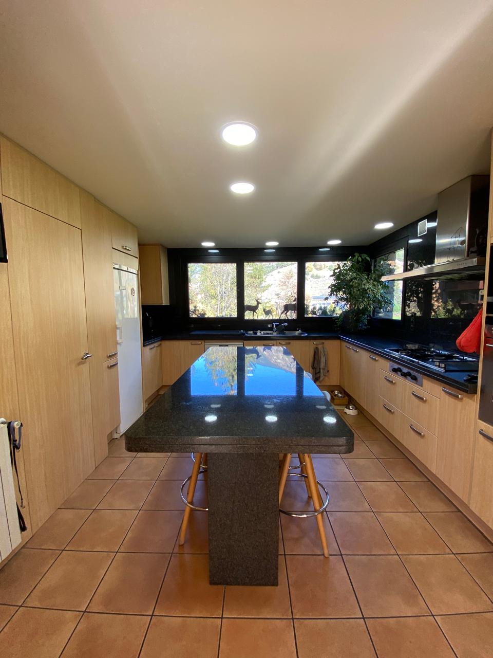 Chalet en venta en Ordino, 5 habitaciones, 340 metros