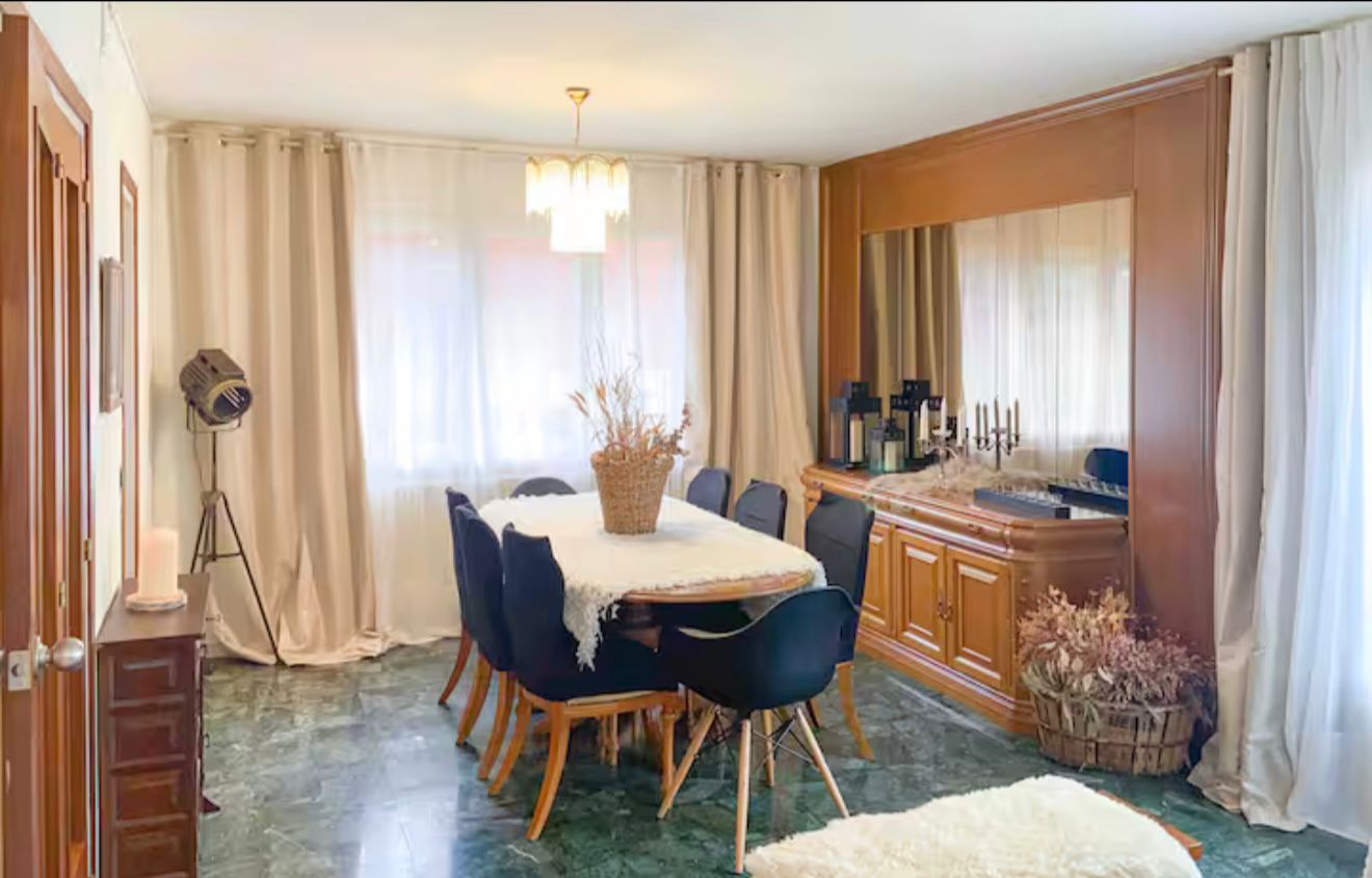 Xalet en venda a Les Bons, 6 habitacions, 700 metres