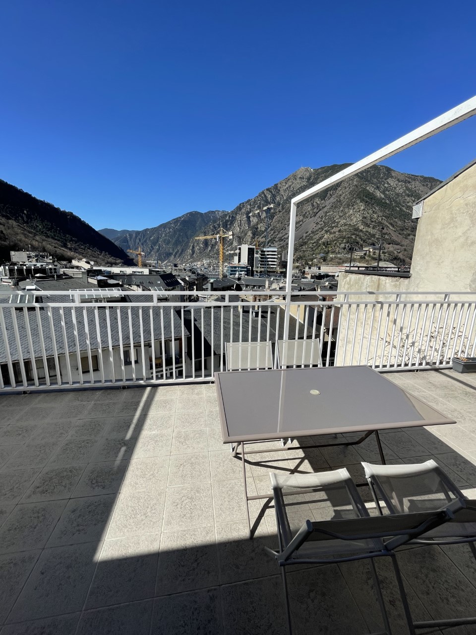 Pis de lloguer a Escaldes Engordany, 3 habitacions, 170 metres