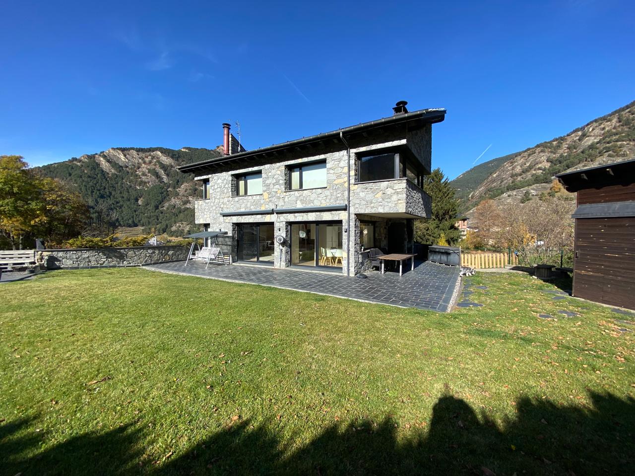 Chalet en venta en Ordino, 5 habitaciones, 340 metros