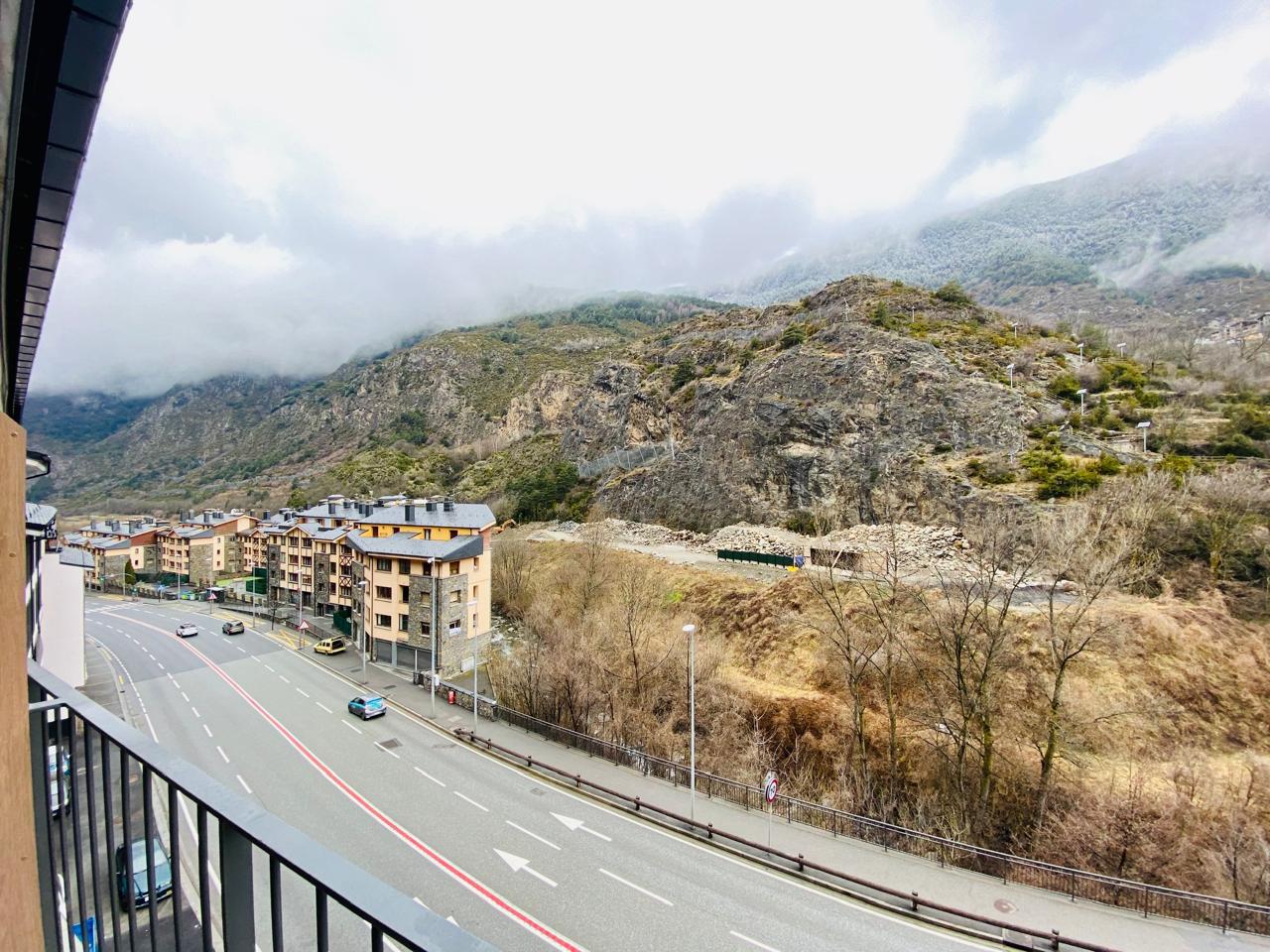 Àtic de lloguer a Encamp, 3 habitacions, 130 metres