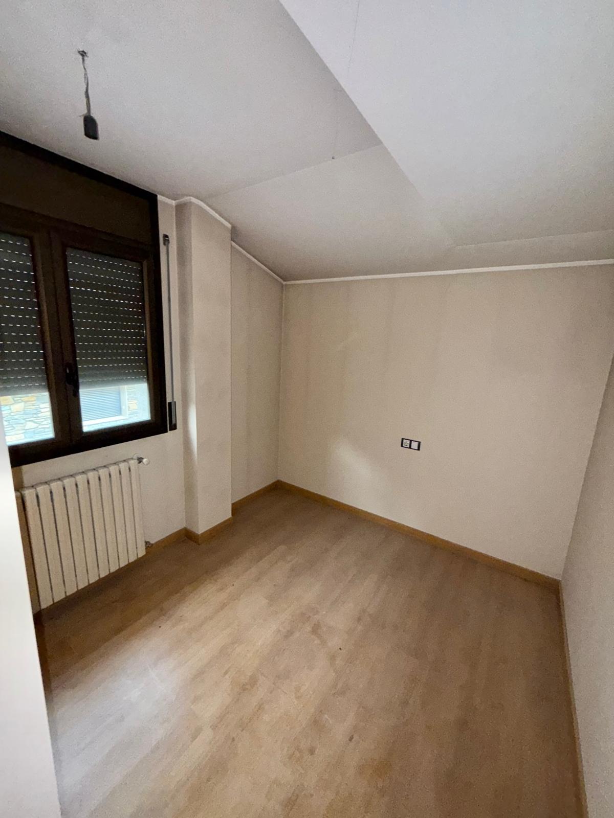 Ático de alquiler en Canillo, 2 habitaciones, 80 metros