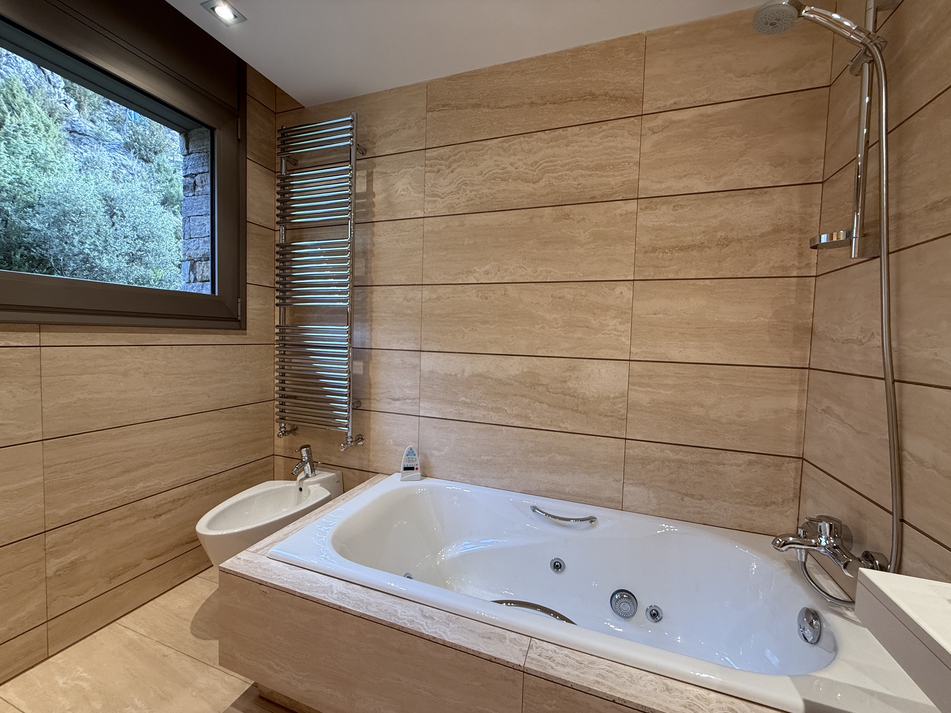 Piso de alquiler en Escaldes Engordany, 3 habitaciones, 142 metros