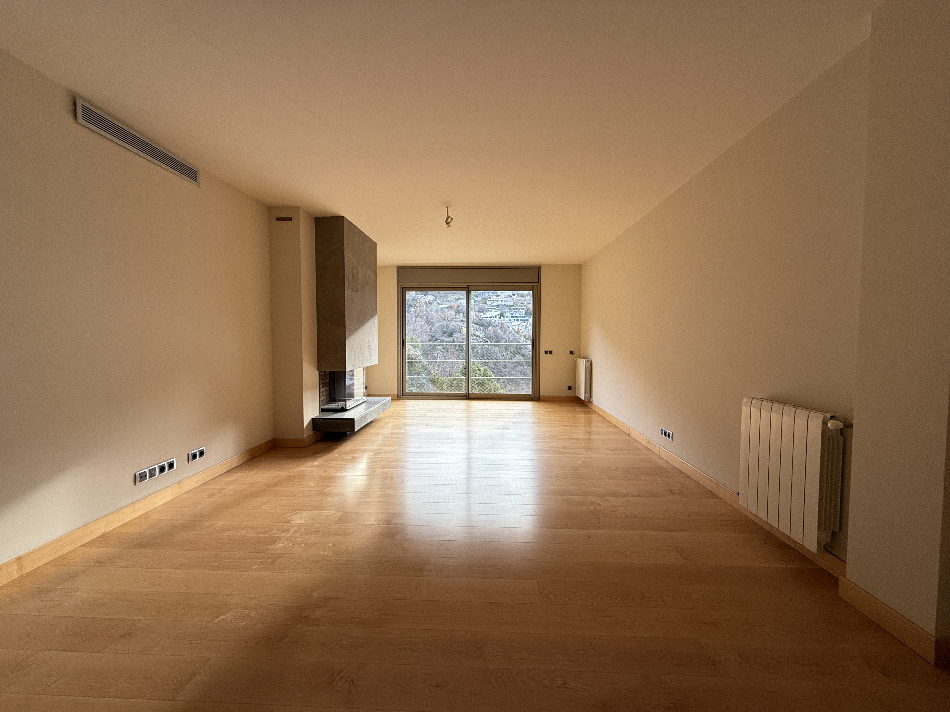 Piso de alquiler en Escaldes Engordany, 3 habitaciones, 142 metros