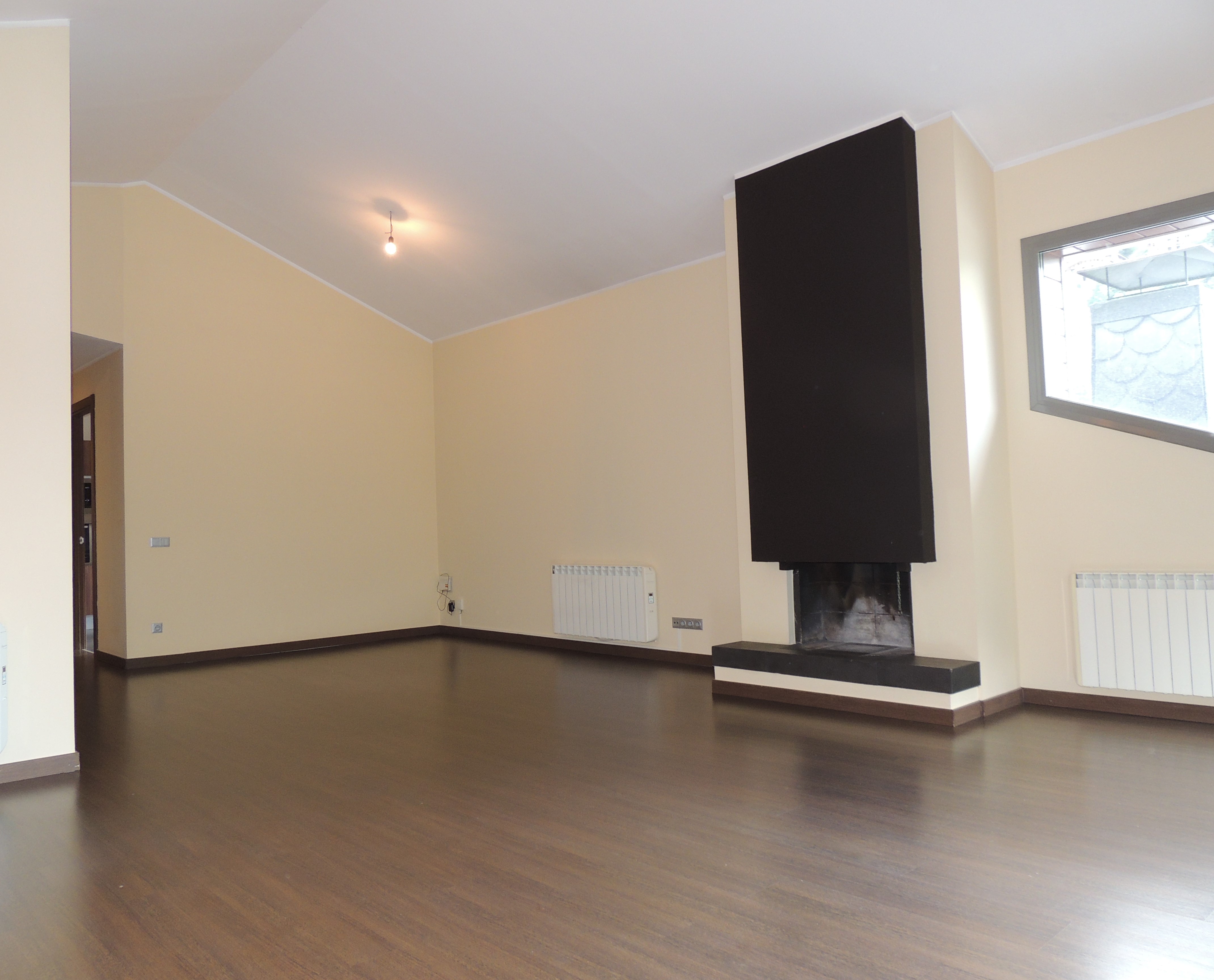 Àtic de lloguer a Arinsal, 4 habitacions, 202 metres