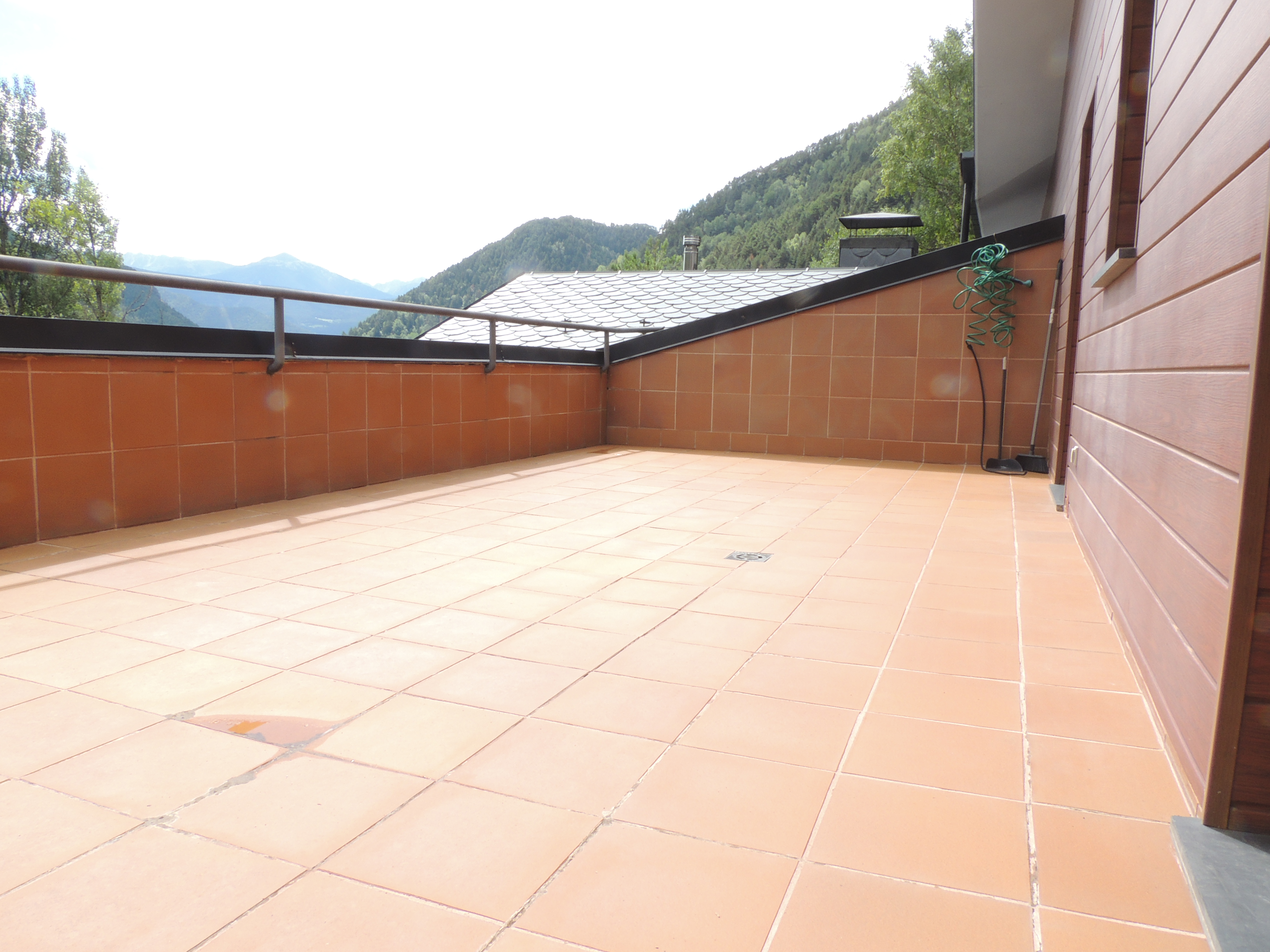 Àtic de lloguer a Arinsal, 4 habitacions, 202 metres