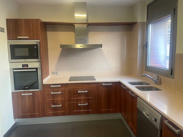 Àtic de lloguer a Arinsal, 4 habitacions, 202 metres