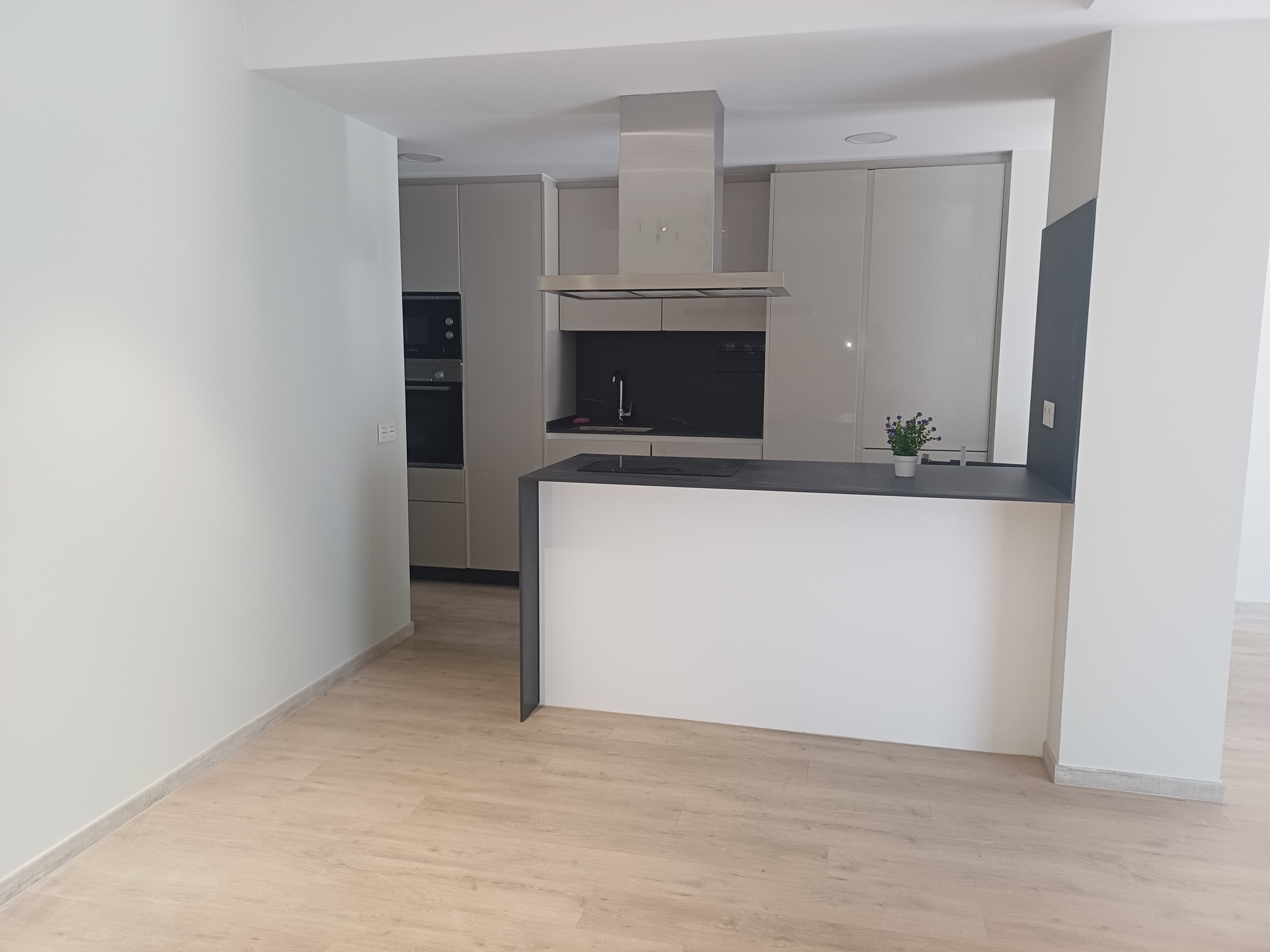Piso de alquiler en Andorra la Vella, 2 habitaciones, 100 metros