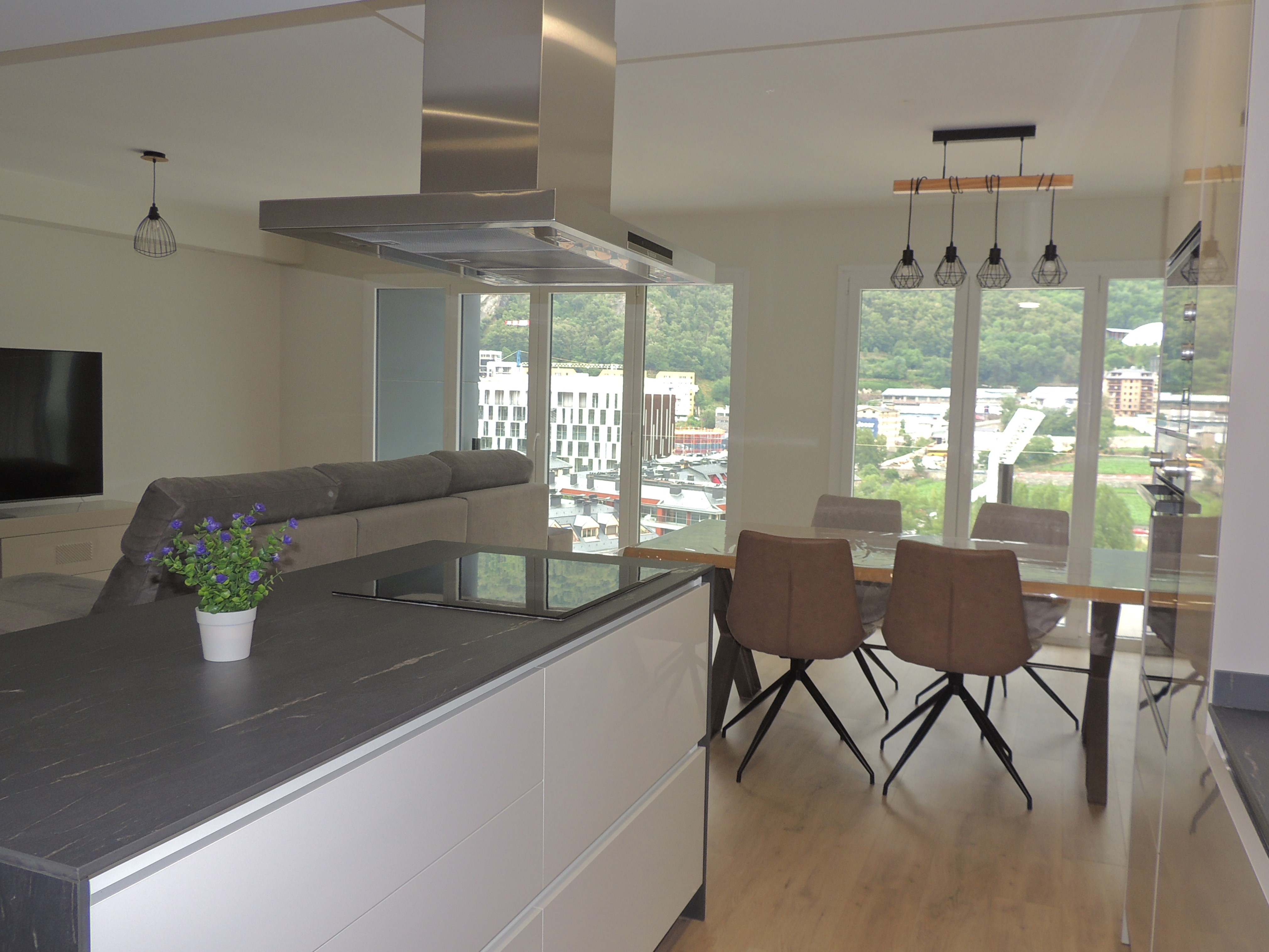Piso de alquiler en Andorra la Vella, 3 habitaciones, 130 metros