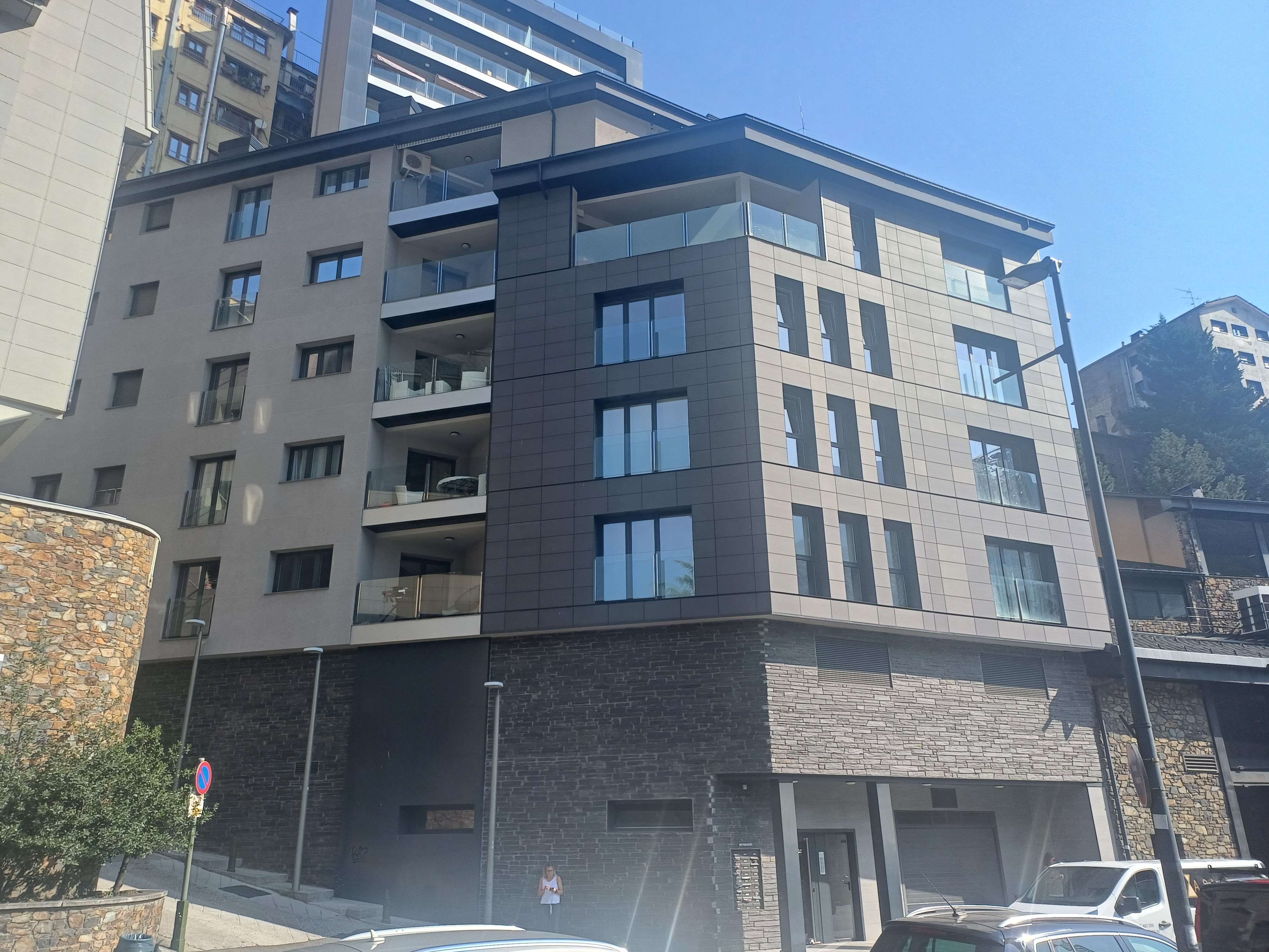 Pis de lloguer a Andorra la Vella, 2 habitacions, 100 metres
