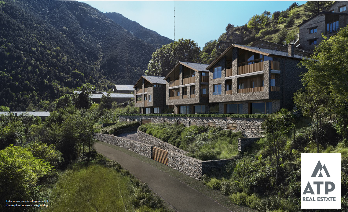 Casa adosada en venta en Sispony, 4 habitaciones, 571 metros