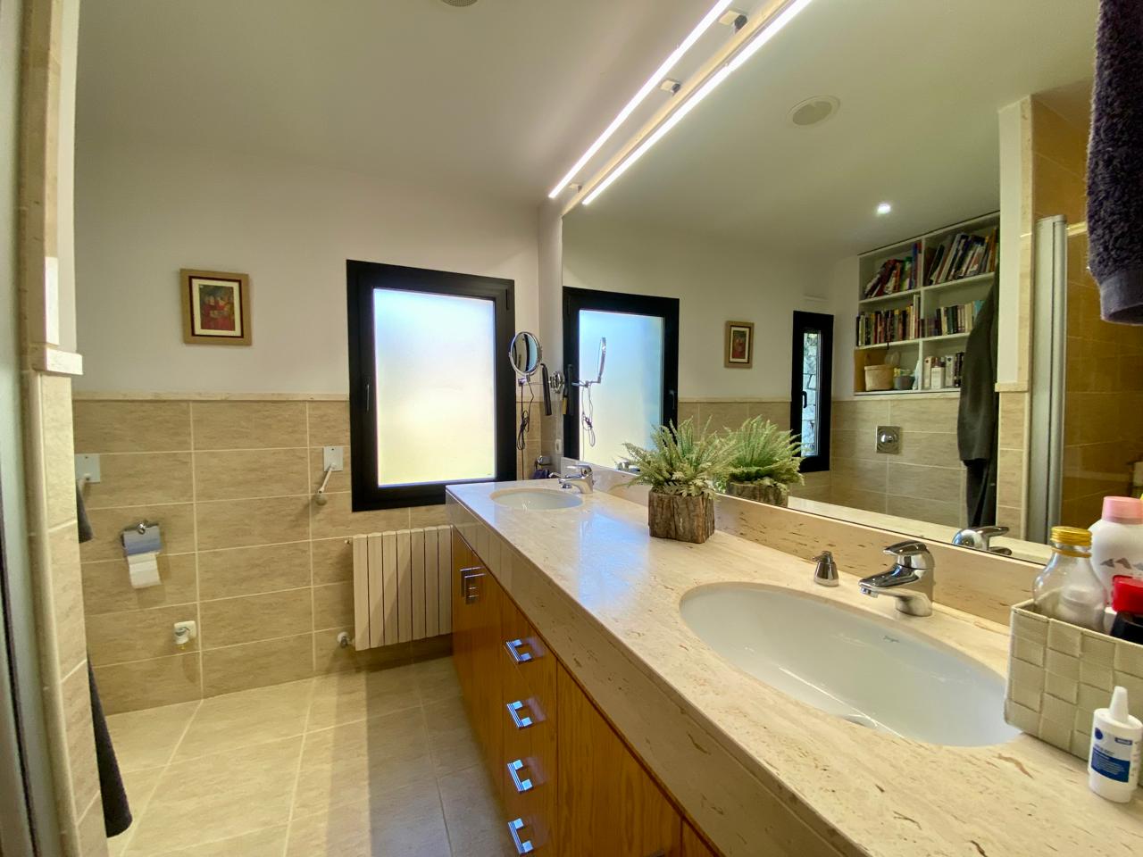 Chalet en venta en Ordino, 5 habitaciones, 340 metros