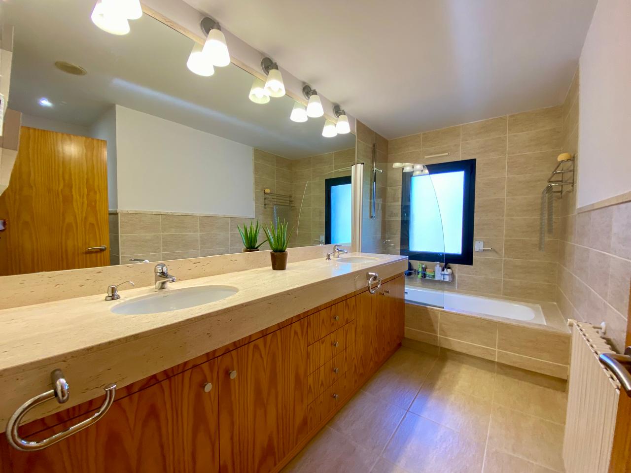 Chalet en venta en Ordino, 5 habitaciones, 340 metros