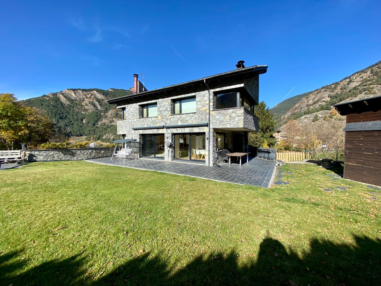 Chalet en venta en Ordino, 5 habitaciones, 340 metros