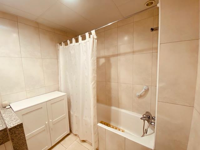 Piso de alquiler en Santa Coloma, 3 habitaciones, 120 metros