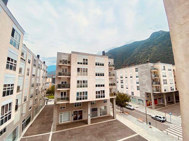 Piso de alquiler en Santa Coloma, 3 habitaciones, 120 metros