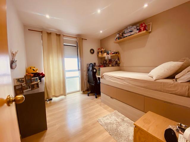 Piso de alquiler en Santa Coloma, 3 habitaciones, 120 metros