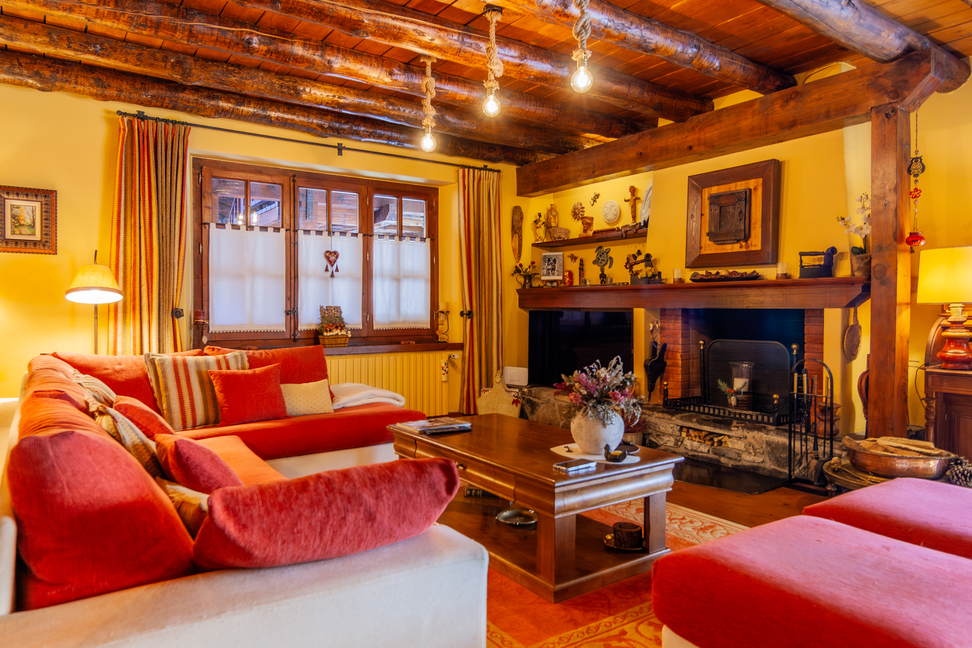 Dúplex en venta en Arinsal, 4 habitaciones, 288 metros