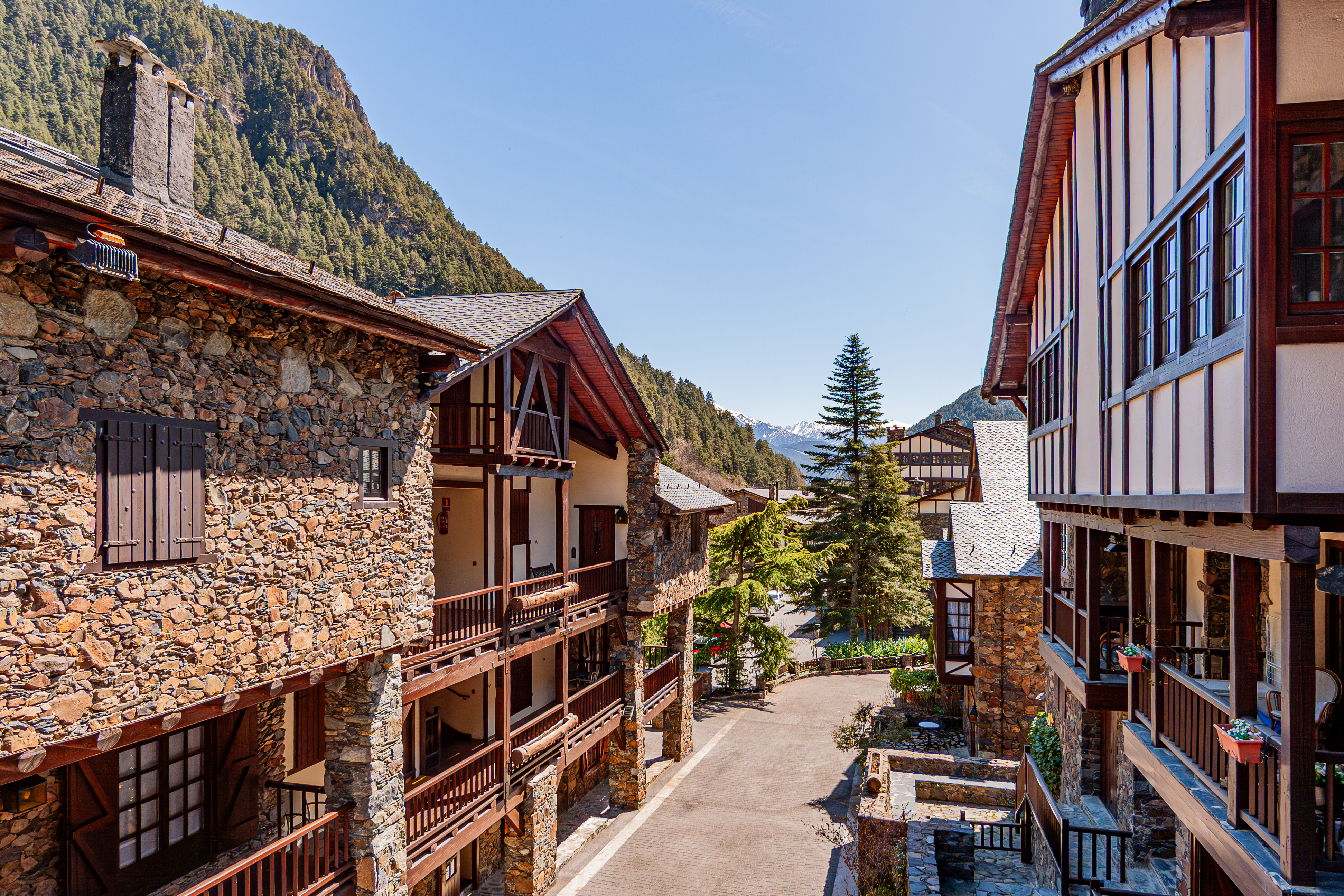 Dúplex en venta en Arinsal, 4 habitaciones, 288 metros