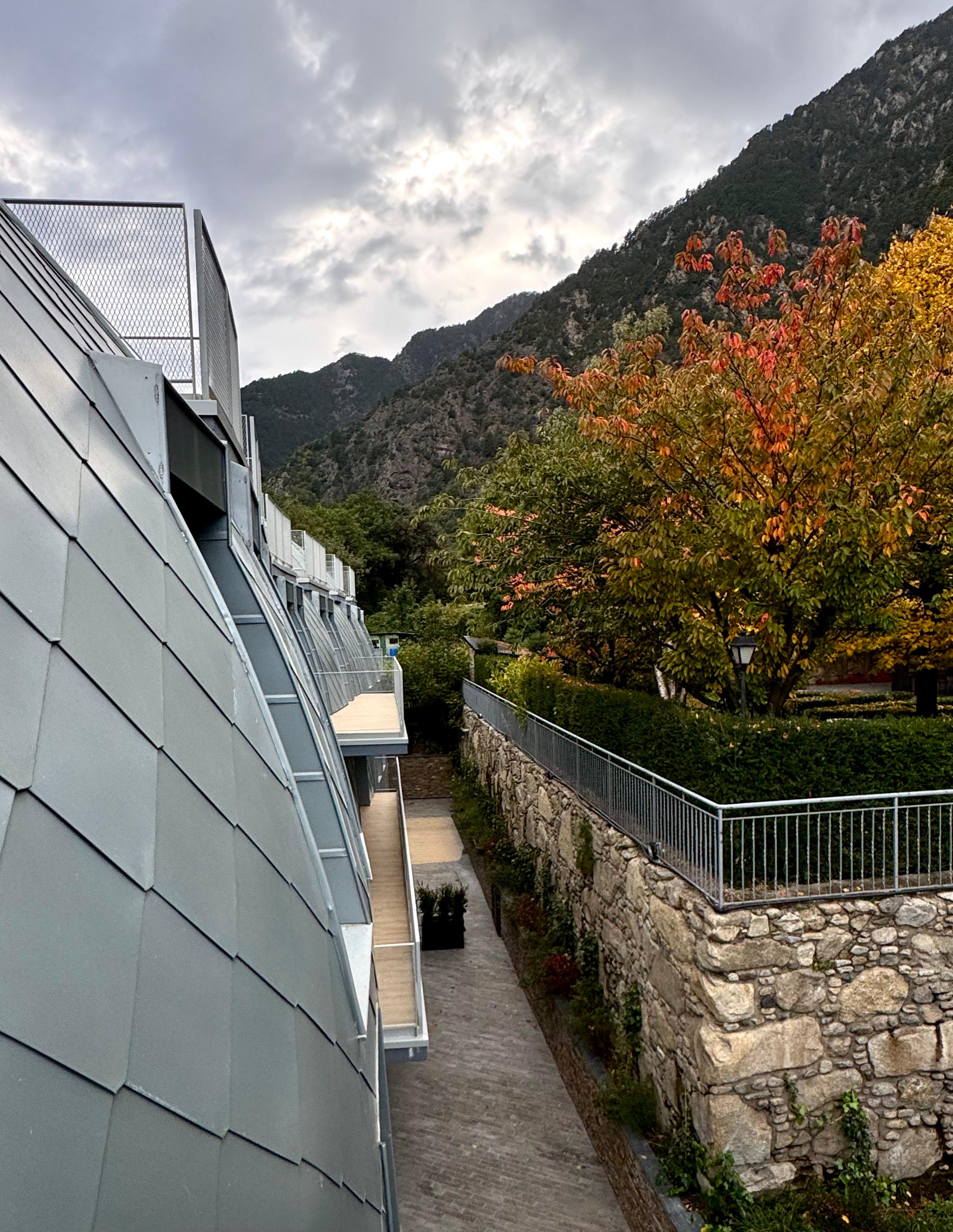 Dúplex de lloguer a Santa Coloma, 2 habitacions, 80 metres