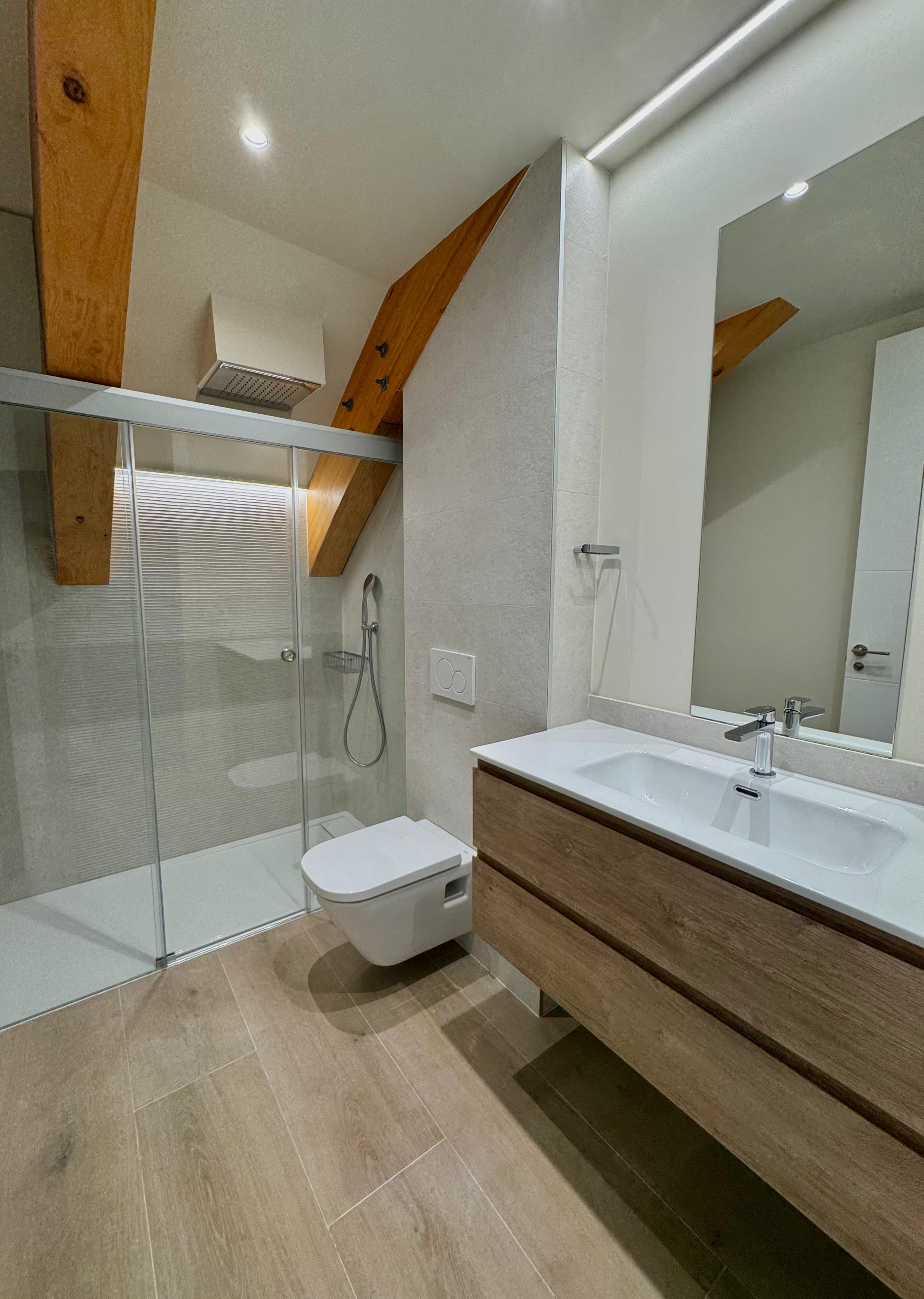 Dúplex de alquiler en Santa Coloma, 3 habitaciones, 100 metros