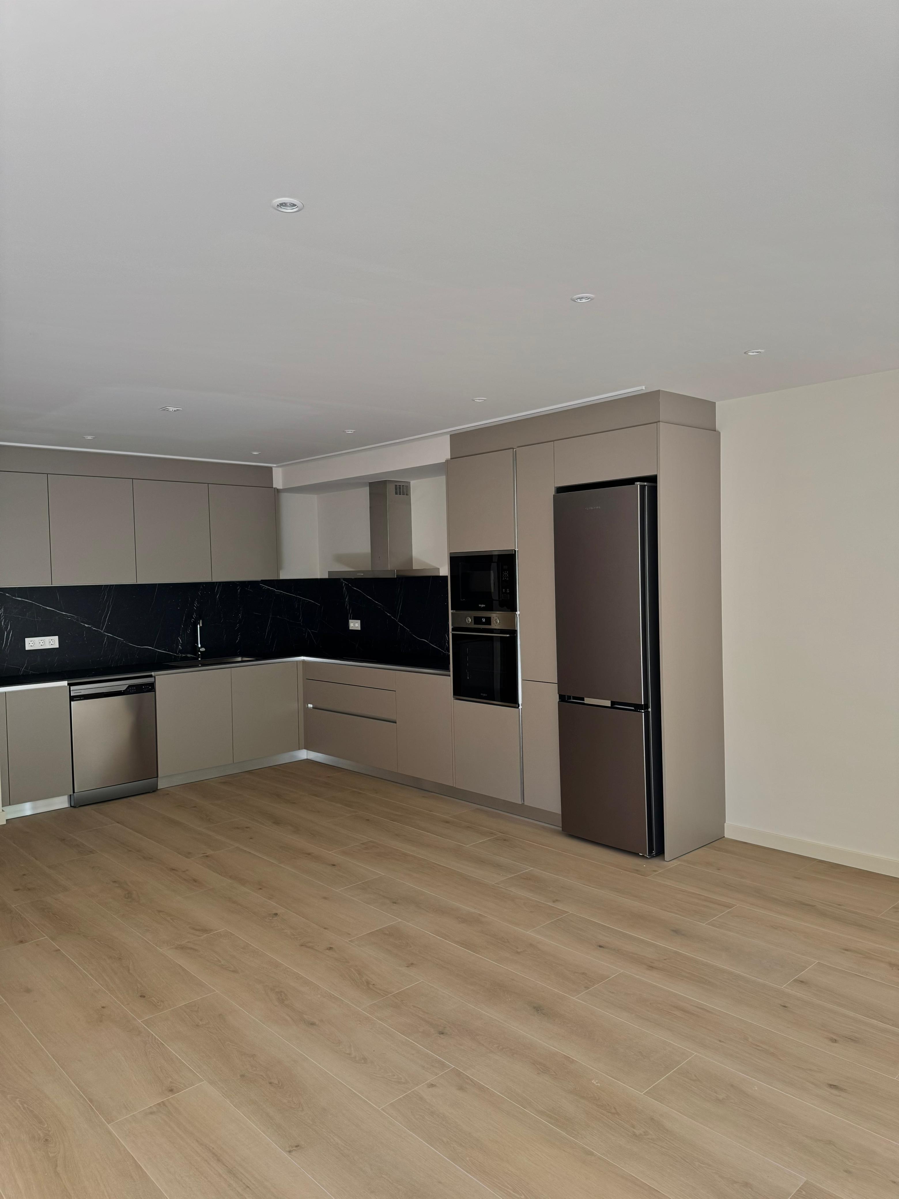 Piso de alquiler en Santa Coloma, 2 habitaciones, 90 metros