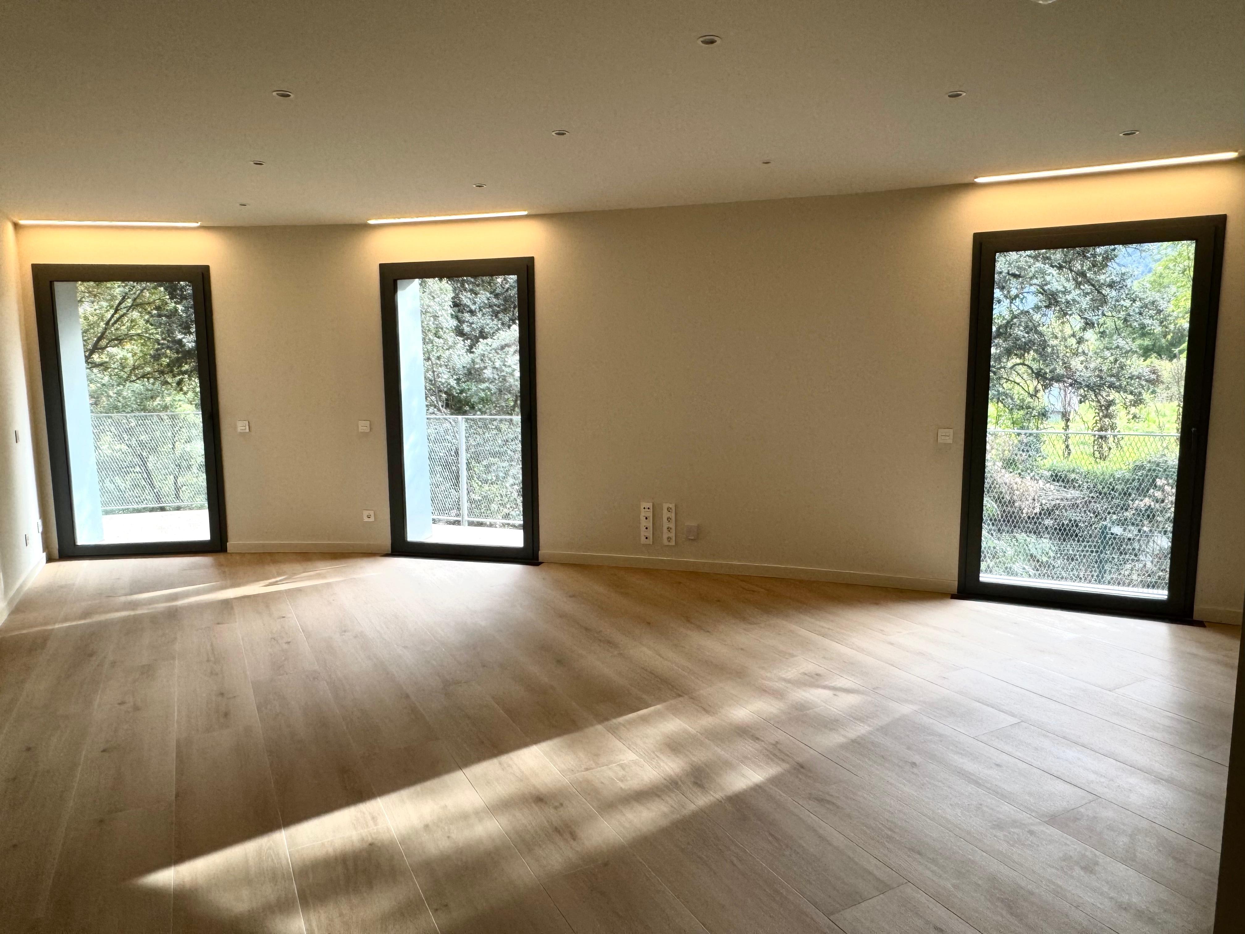 Piso de alquiler en Santa Coloma, 3 habitaciones, 130 metros