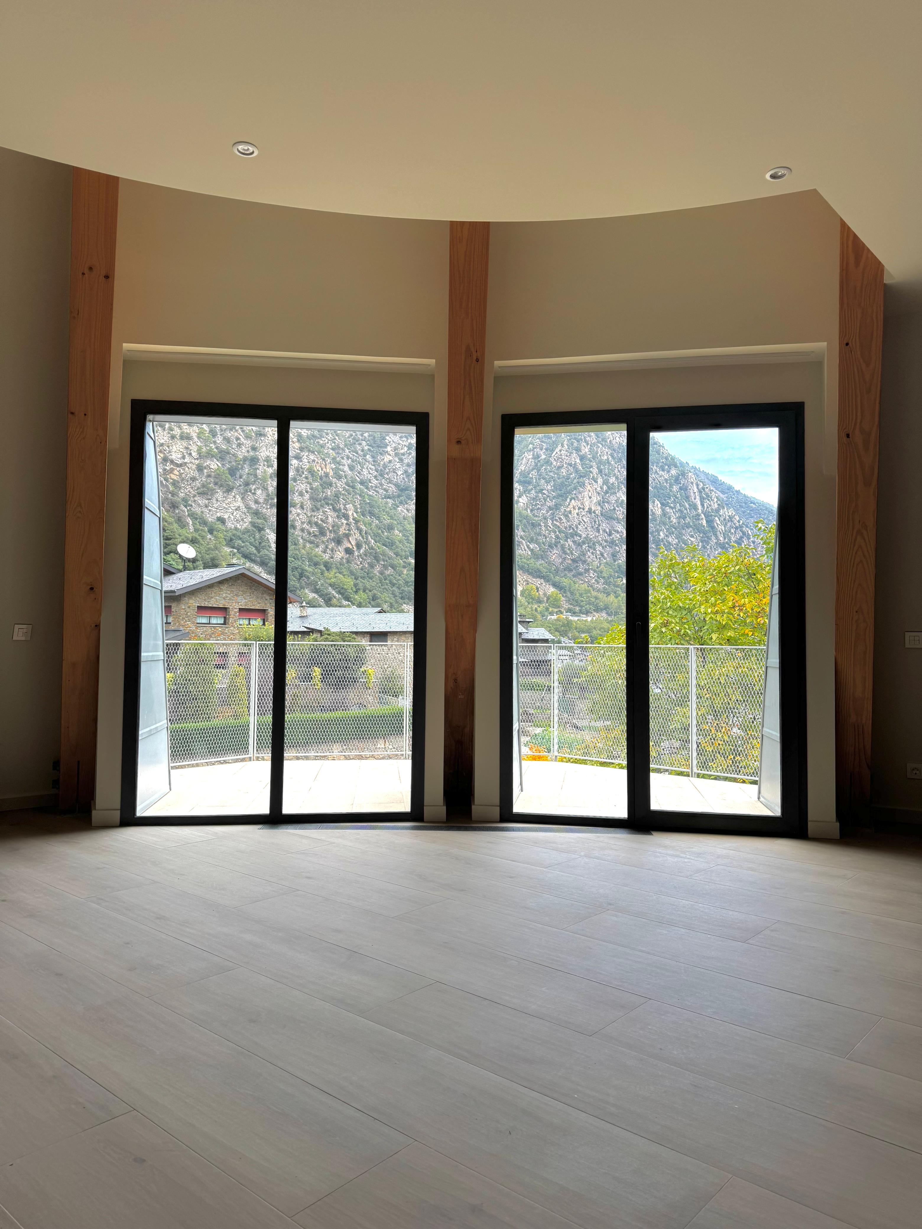 Dúplex de alquiler en Santa Coloma, 3 habitaciones, 100 metros