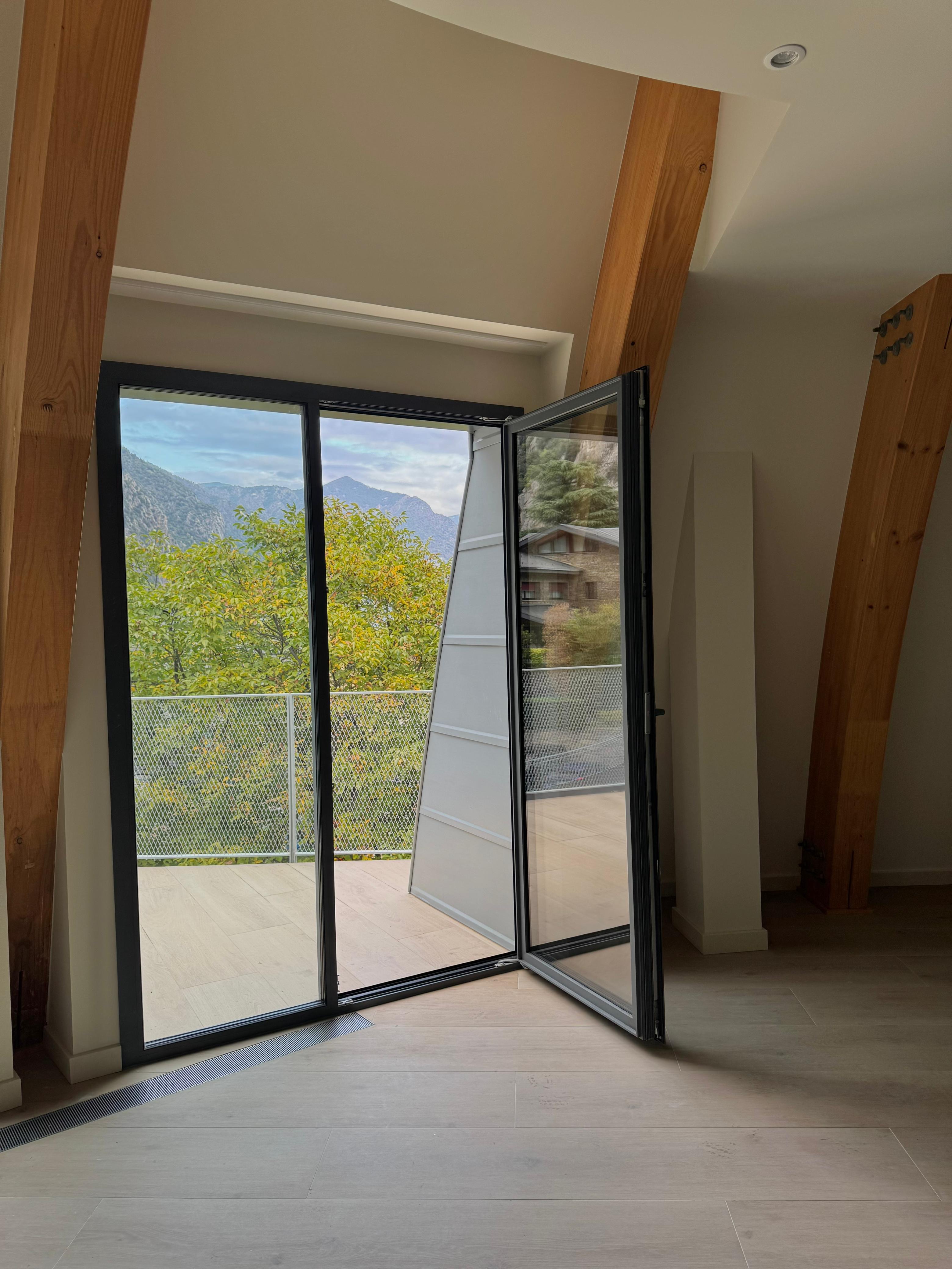 Dúplex de alquiler en Santa Coloma, 3 habitaciones, 100 metros