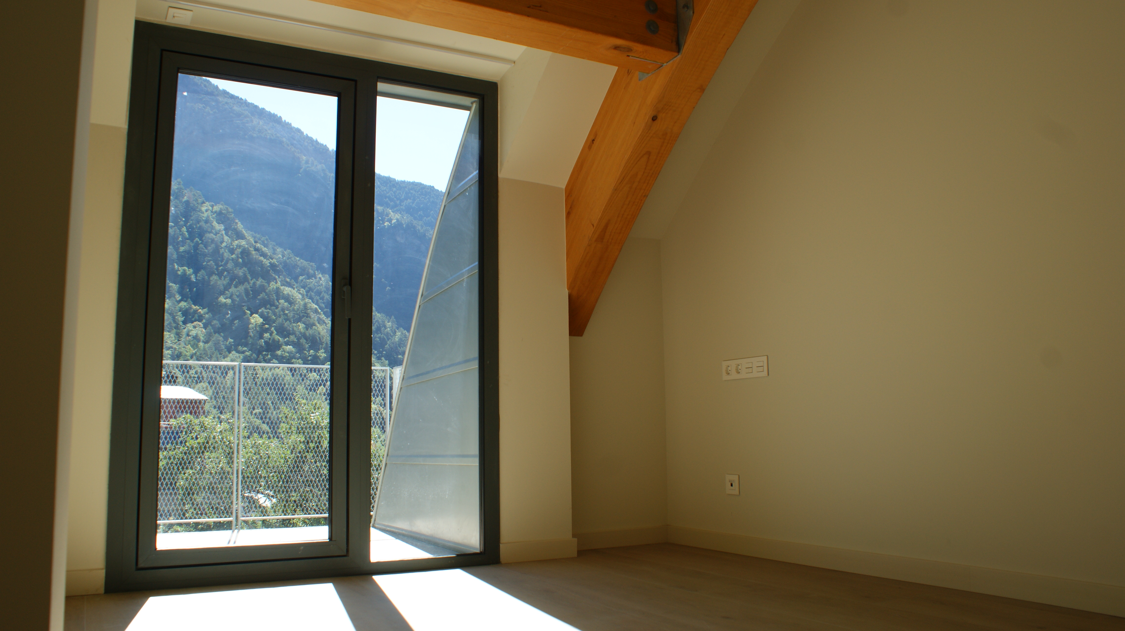 Dúplex de lloguer a Santa Coloma, 2 habitacions, 80 metres