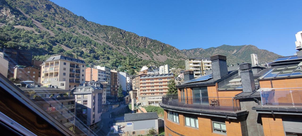 Ático de alquiler en Andorra la Vella, 2 habitaciones, 65 metros