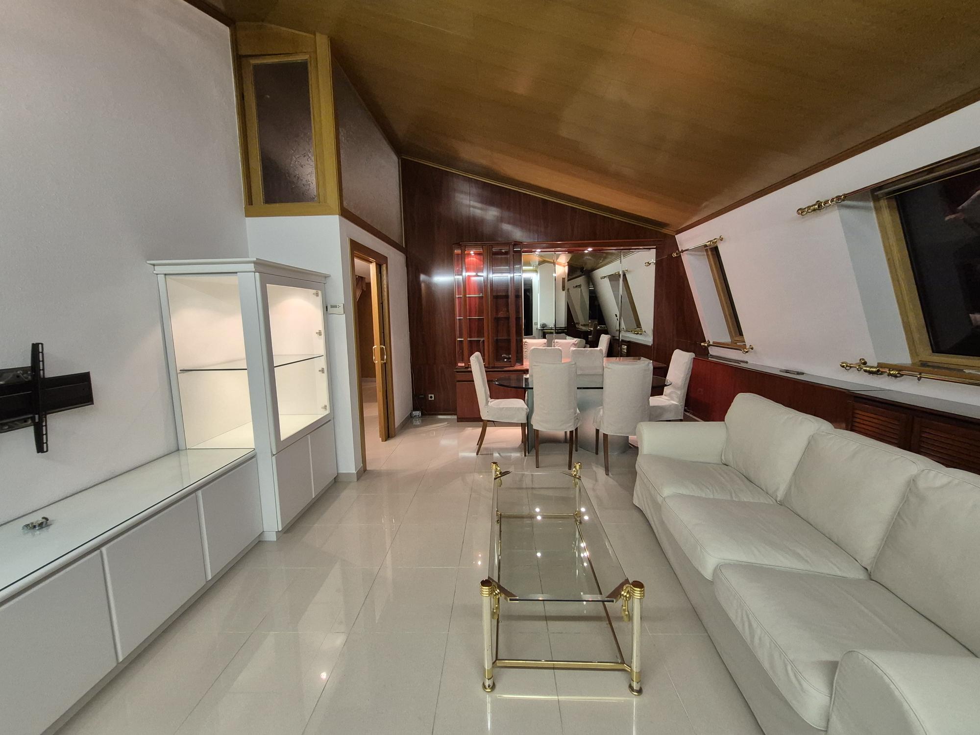 Ático en venta en Santa Coloma, 3 habitaciones, 120 metros