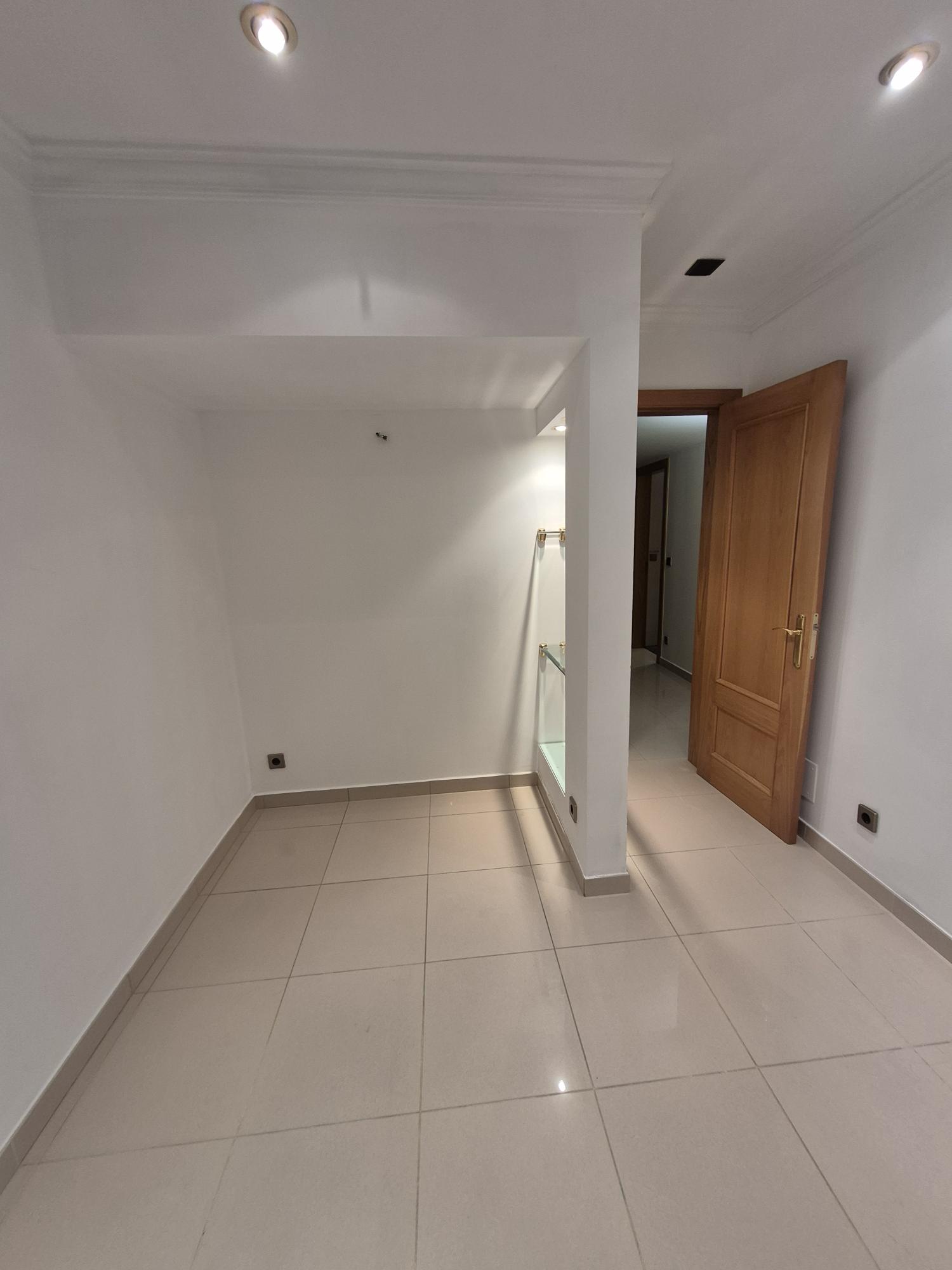 Ático en venta en Santa Coloma, 3 habitaciones, 120 metros