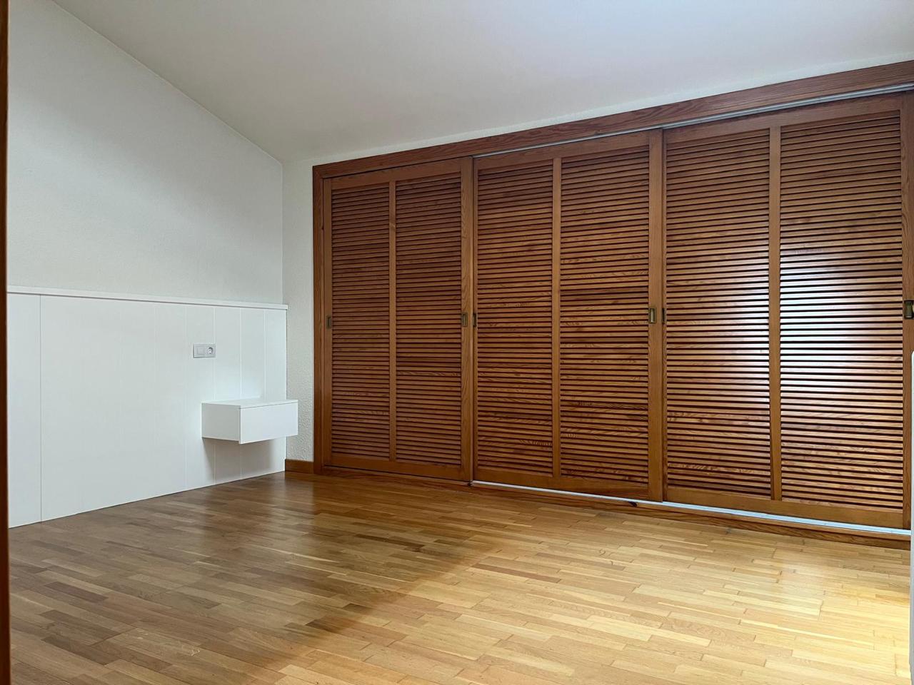 Àtic de lloguer a Andorra la Vella, 5 habitacions, 173 metres