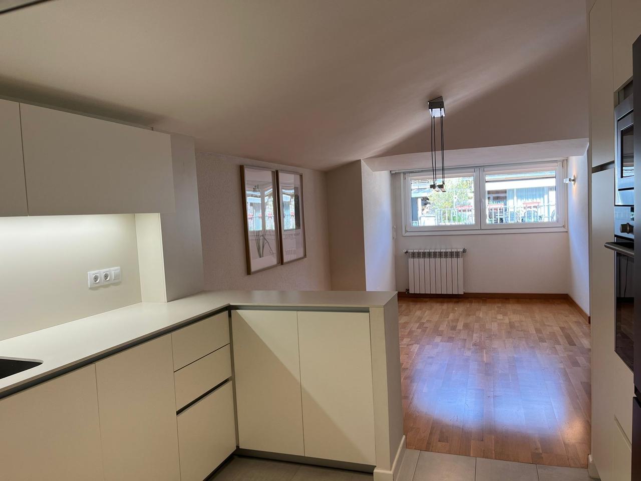 Àtic de lloguer a Andorra la Vella, 5 habitacions, 173 metres