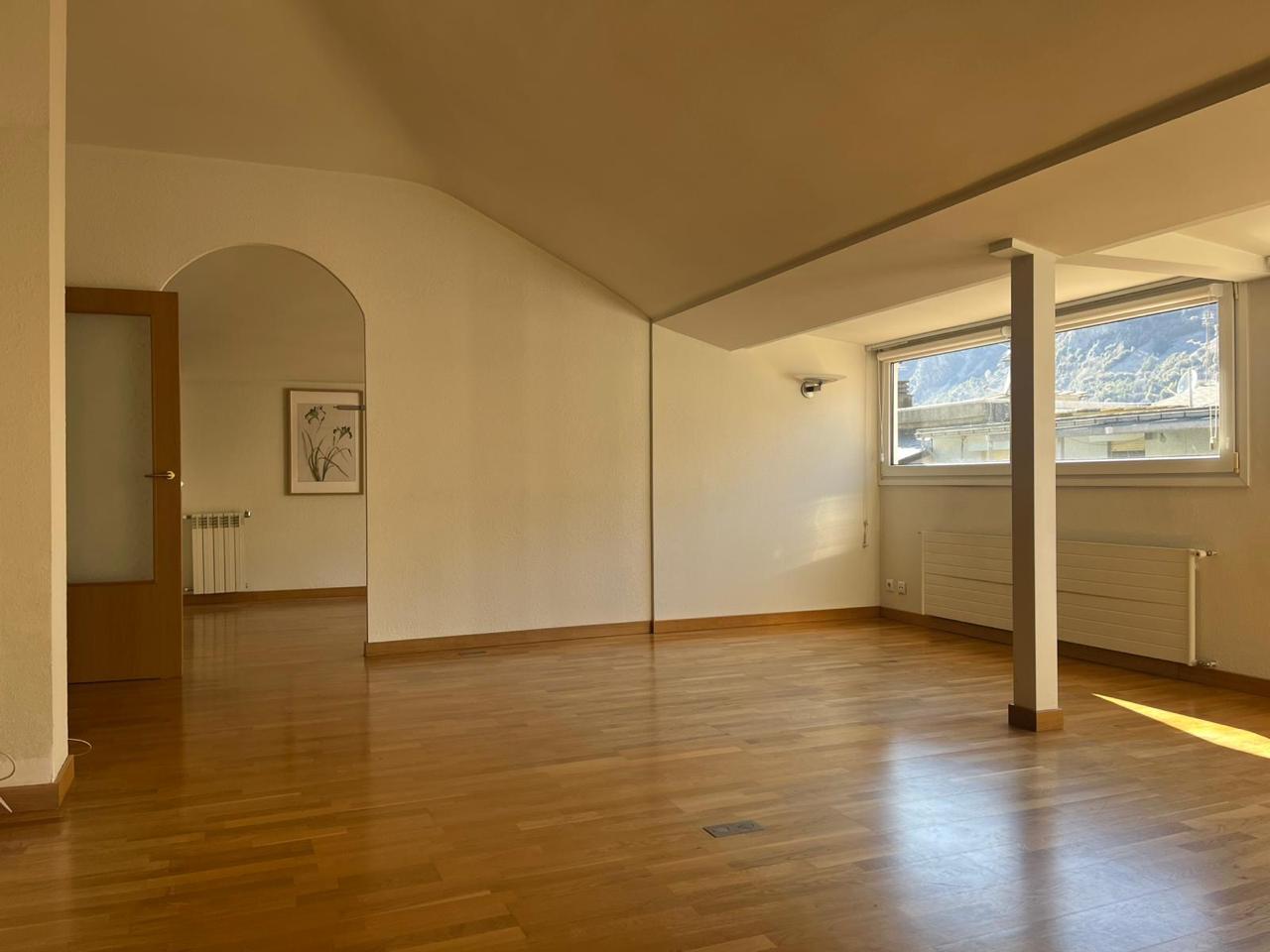 Àtic de lloguer a Andorra la Vella, 5 habitacions, 173 metres