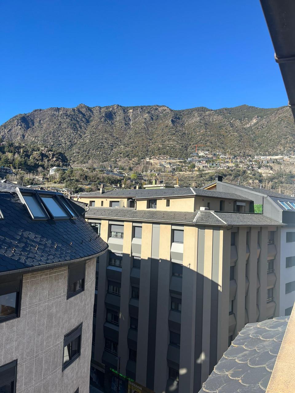 Àtic de lloguer a Andorra la Vella, 5 habitacions, 173 metres