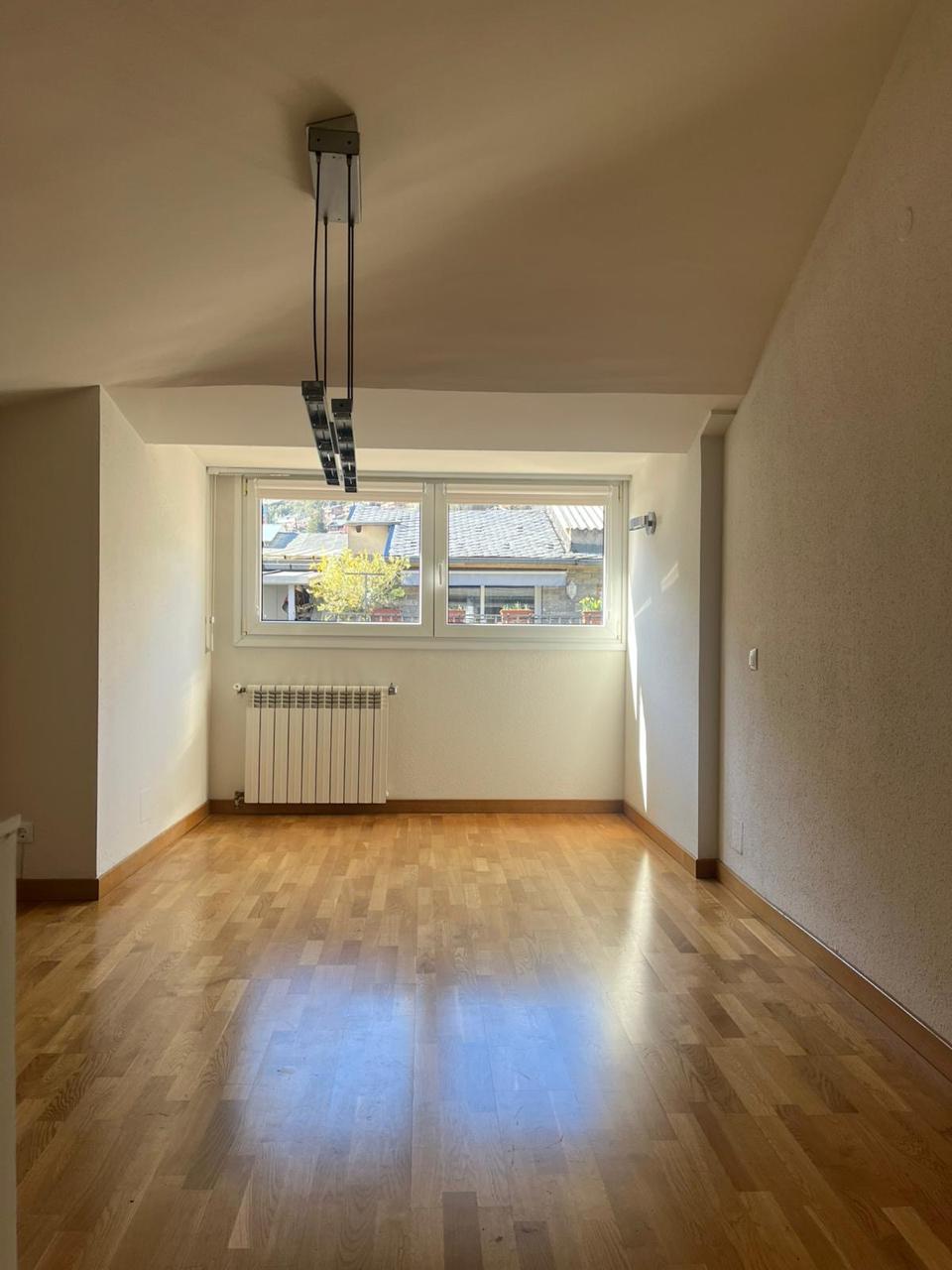 Àtic de lloguer a Andorra la Vella, 5 habitacions, 173 metres