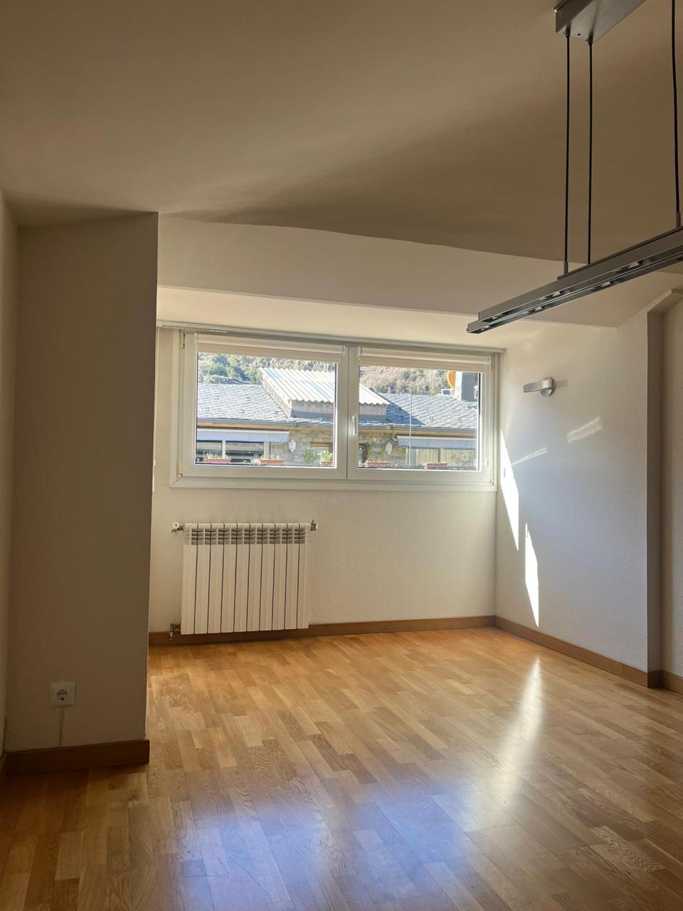 Àtic de lloguer a Andorra la Vella, 5 habitacions, 173 metres