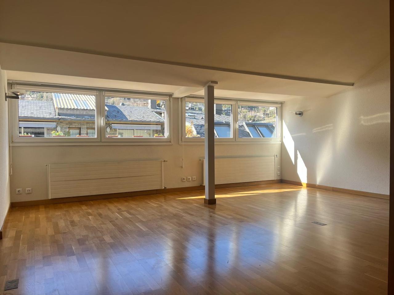 Àtic de lloguer a Andorra la Vella, 5 habitacions, 173 metres