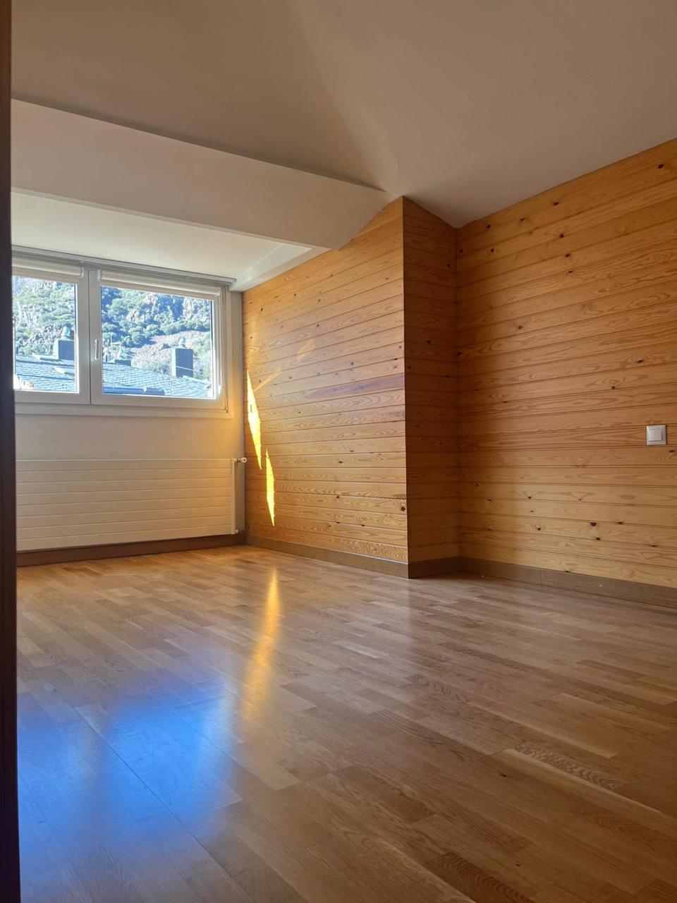 Àtic de lloguer a Andorra la Vella, 5 habitacions, 173 metres