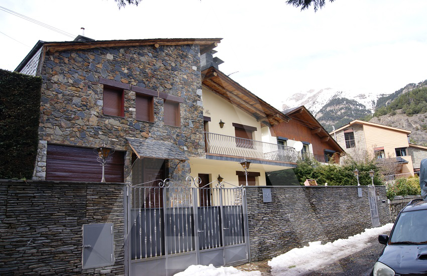Xalet en venda a Pal, 5 habitacions, 322 metres