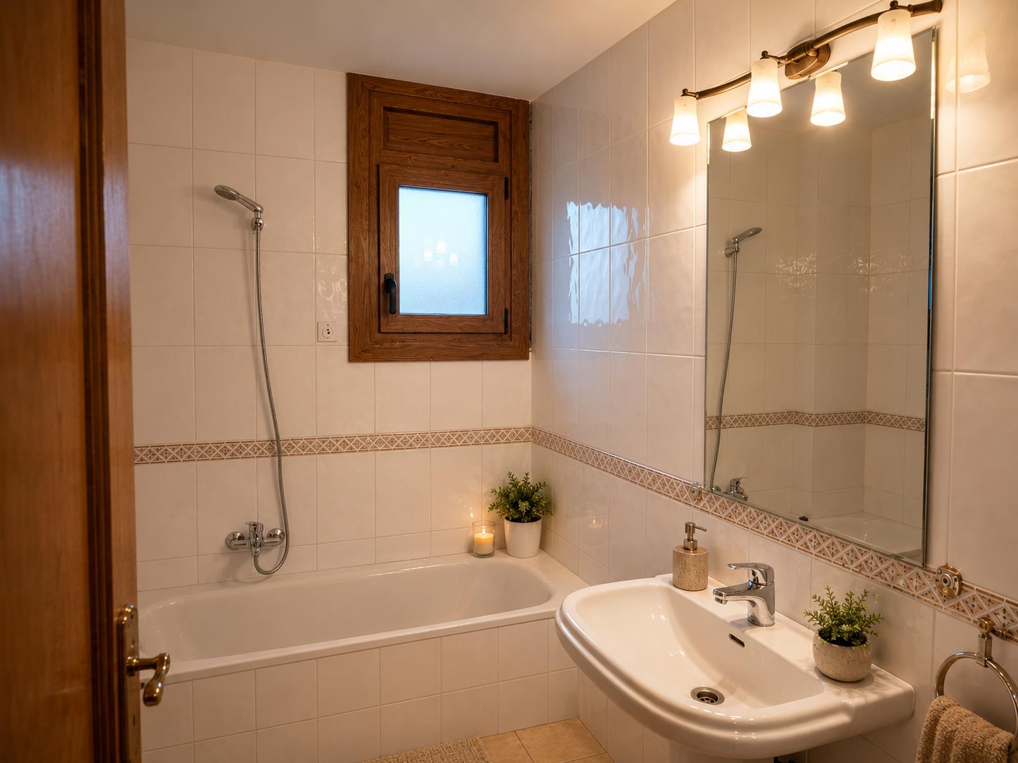 Casa adossada de lloguer a Aixirivall, 3 habitacions