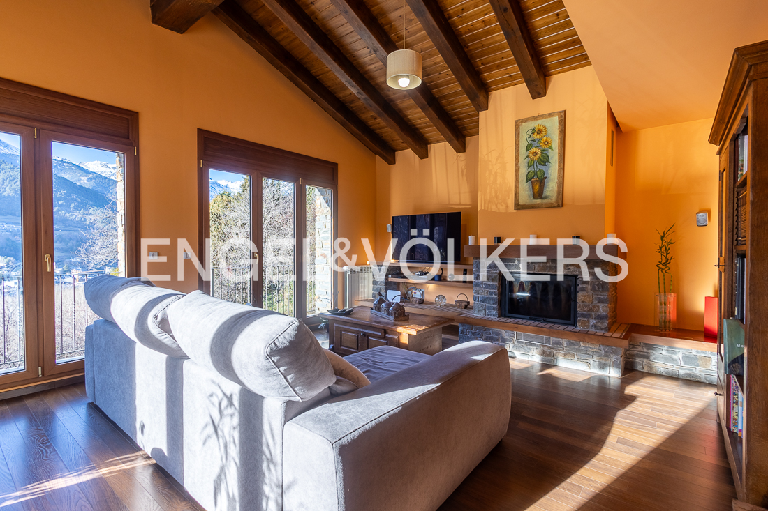 Chalet en venta en L'Aldosa de la Massana, 4 habitaciones, 364 metros