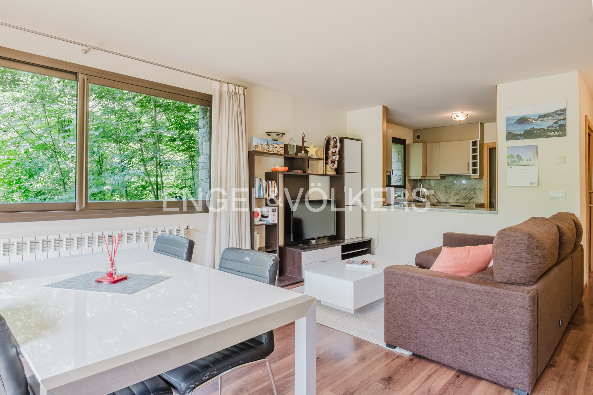 Pis en venda a Anyós, 2 habitacions, 99 metres