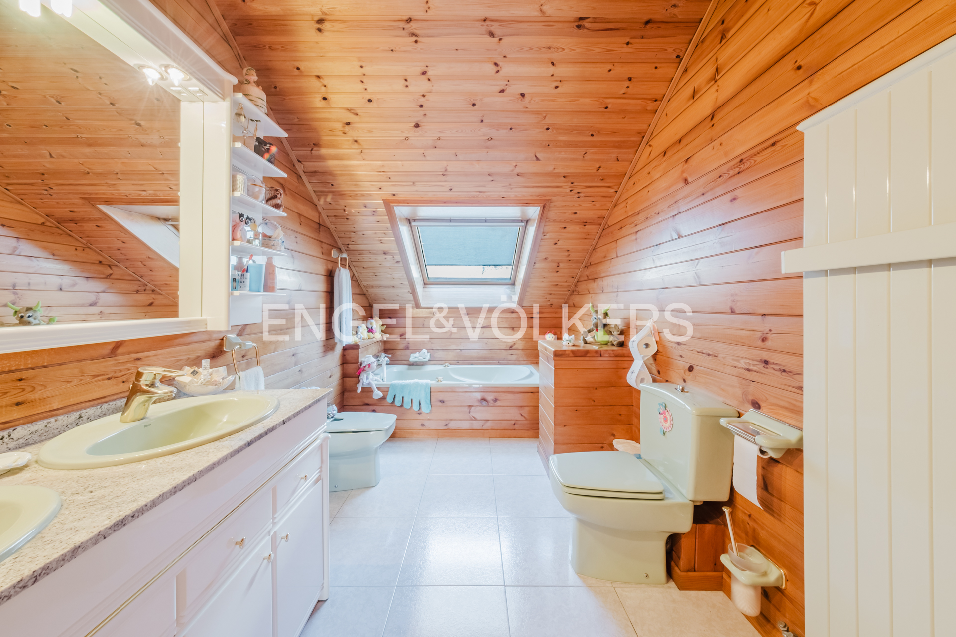 Chalet en venta en Certers, 8 habitaciones, 603 metros